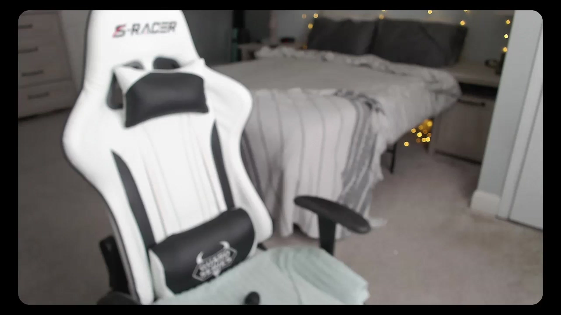 Gallery image thumbnail from Soybean92's myfreecams stream on, 08/23/2023, 20:43 image 12 of 20