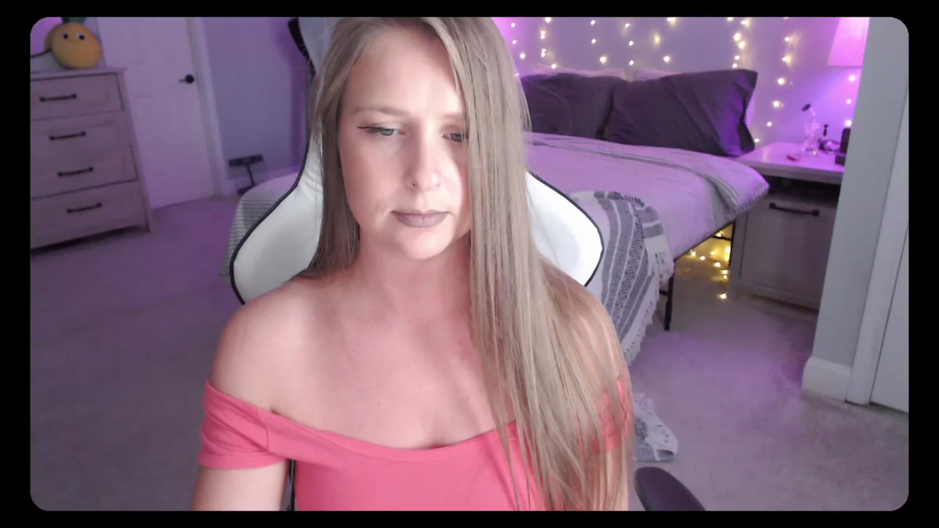 Gallery image thumbnail from Soybean92's myfreecams stream on, 08/29/2023, 19:57 image 3 of 20