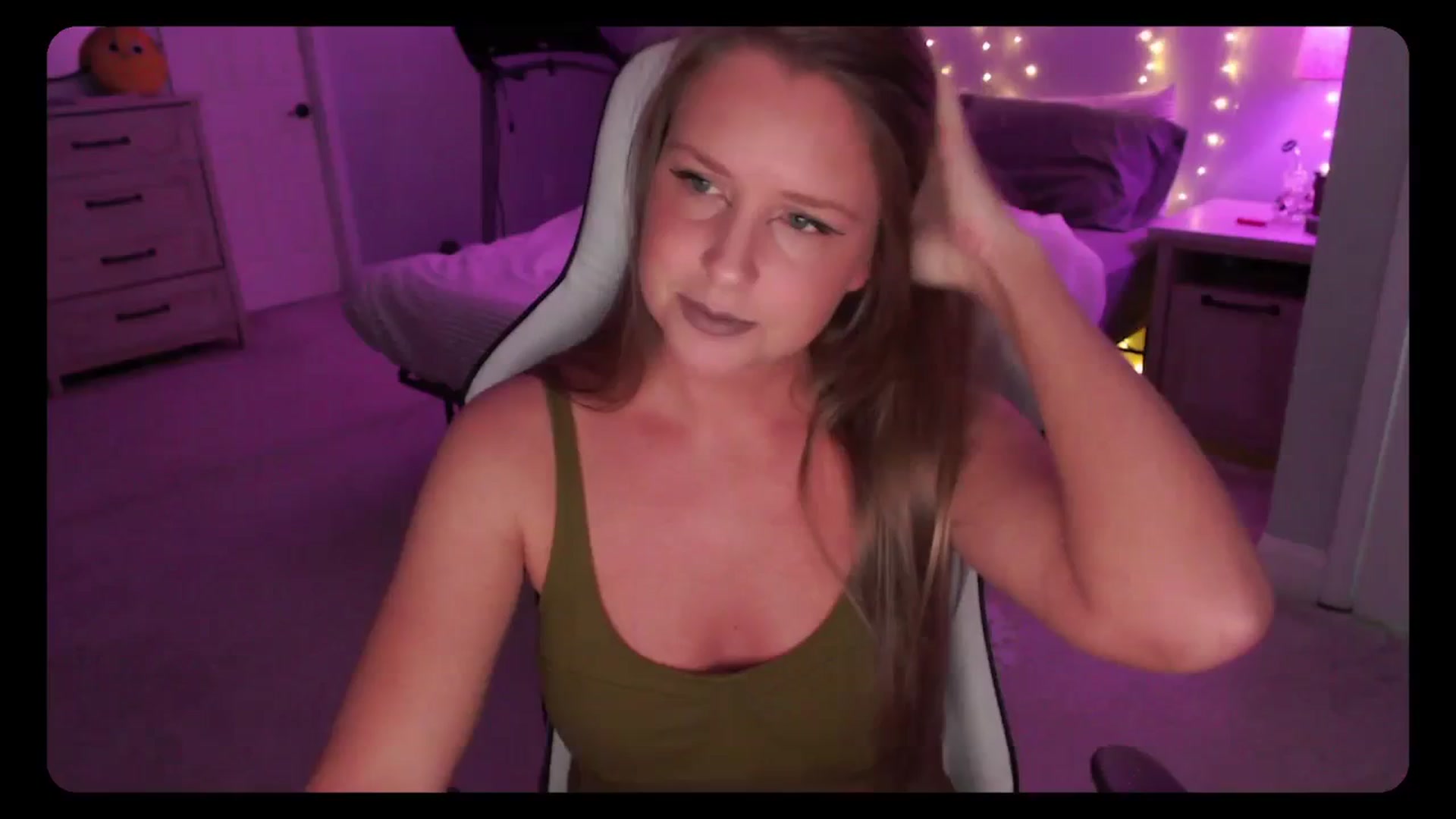 Gallery image thumbnail from Soybean92's myfreecams stream on, 08/30/2023, 15:37 image 1 of 20