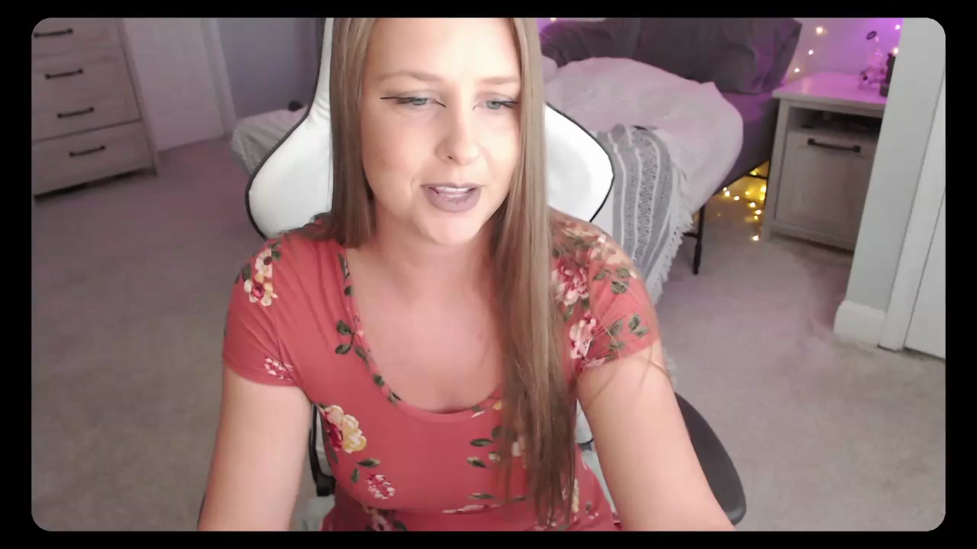 Gallery image thumbnail from Soybean92's myfreecams stream on, 08/30/2023, 17:30 image 20 of 20