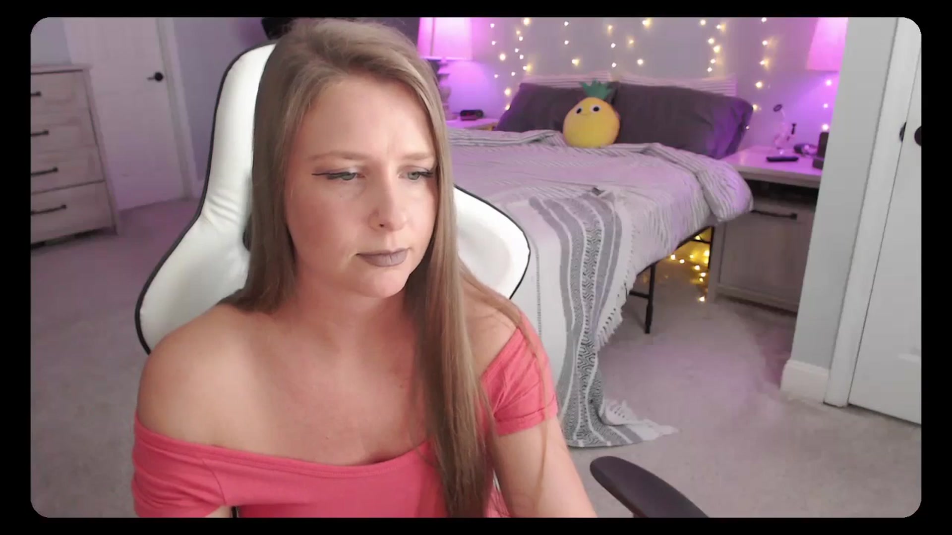 Gallery image thumbnail from Soybean92's myfreecams stream on, 08/31/2023, 16:42 image 2 of 20