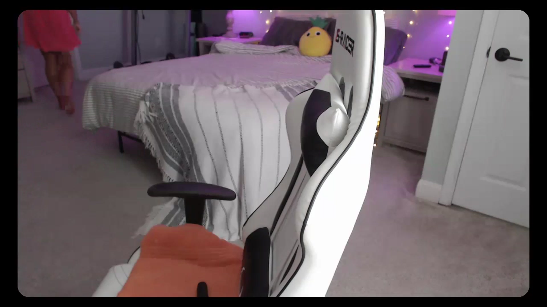 Gallery image thumbnail from Soybean92's myfreecams stream on, 08/31/2023, 19:04 image 10 of 20