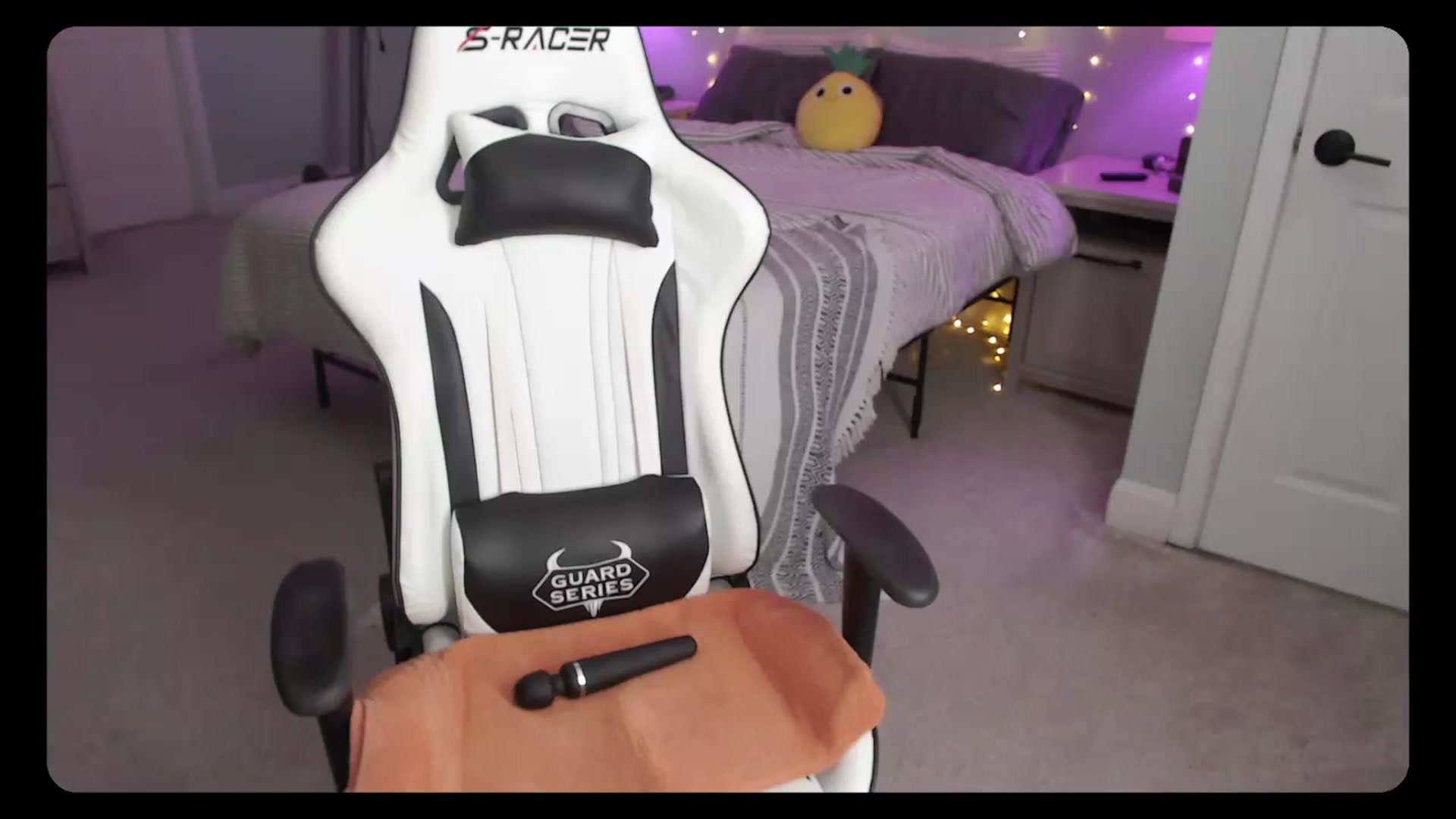 Gallery image thumbnail from Soybean92's myfreecams stream on, 08/31/2023, 19:04 image 4 of 20