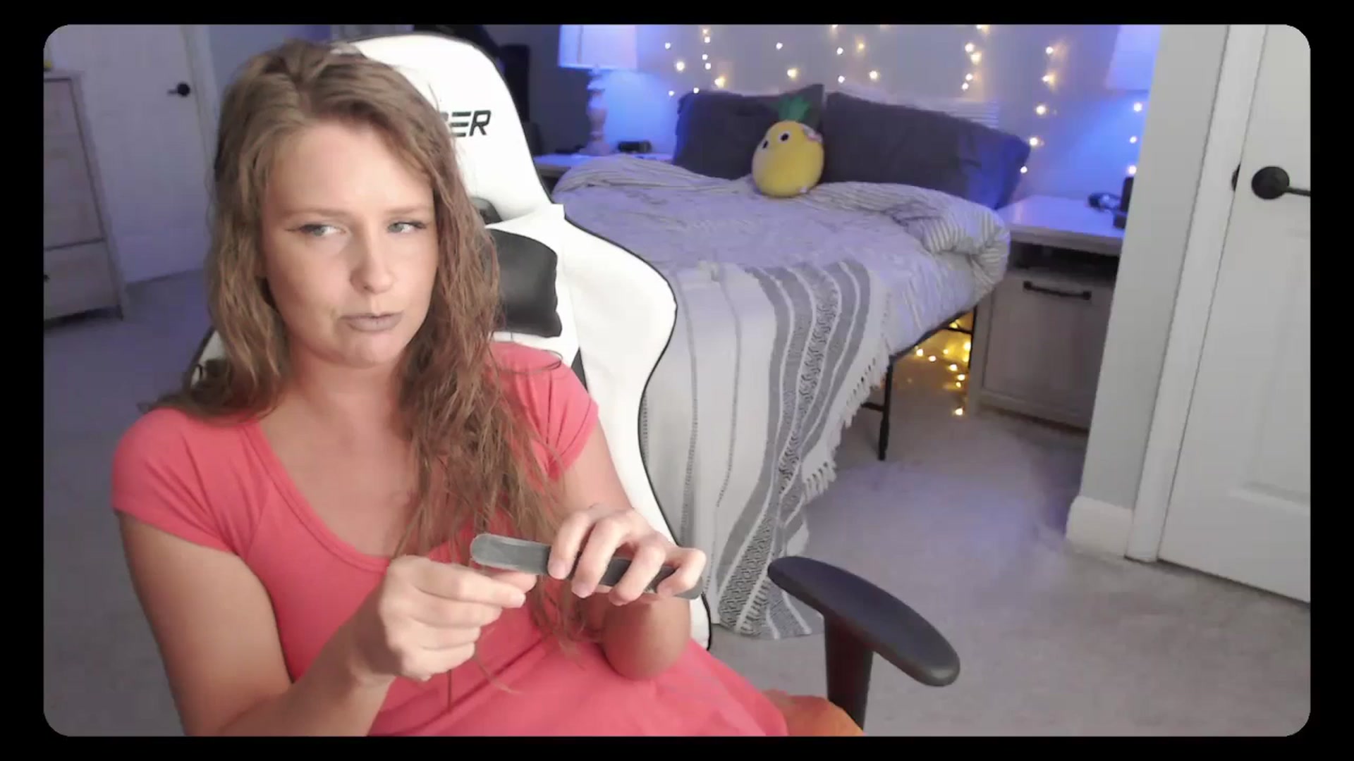 Gallery image thumbnail from Soybean92's myfreecams stream on, 09/01/2023, 18:33 image 2 of 20