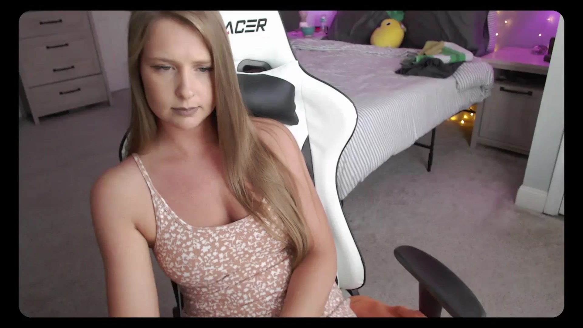 Gallery image thumbnail from Soybean92's myfreecams stream on, 09/05/2023, 18:56 image 5 of 20