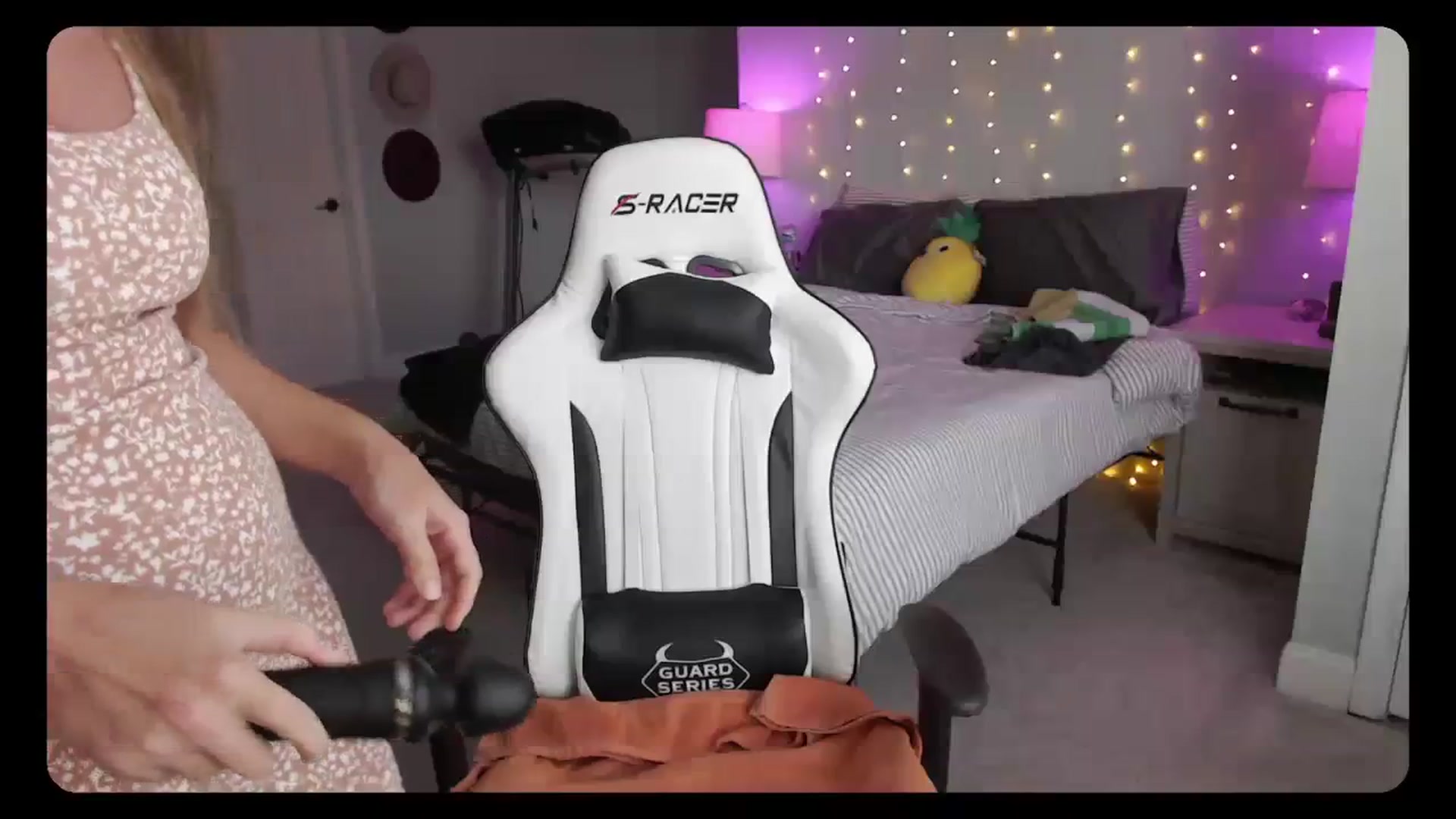 Gallery image thumbnail from Soybean92's myfreecams stream on, 09/05/2023, 18:56 image 9 of 20