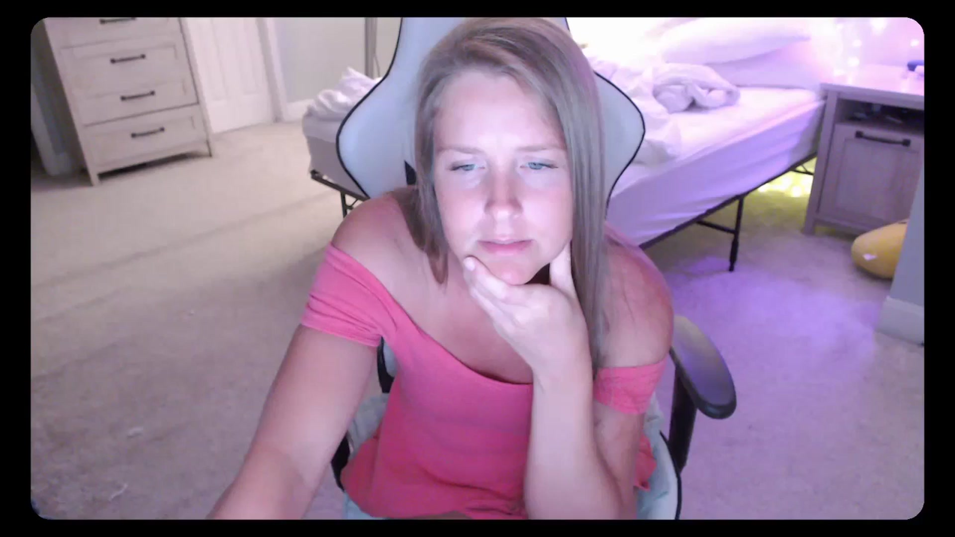 Gallery image thumbnail from Soybean92's myfreecams stream on, 09/25/2023, 24:36 image 4 of 20