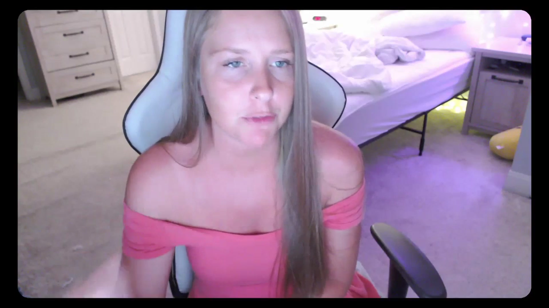 Gallery image thumbnail from Soybean92's myfreecams stream on, 09/25/2023, 24:36 image 5 of 20