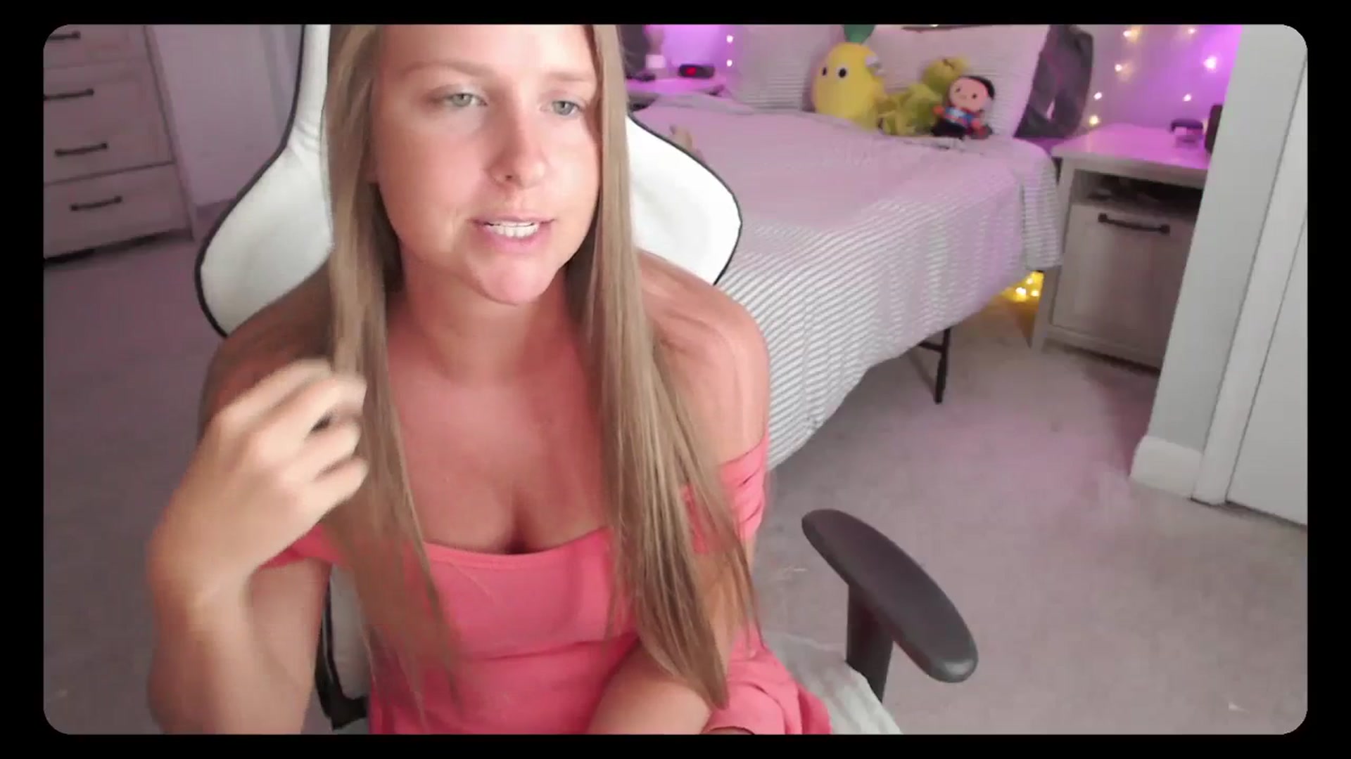 Gallery image thumbnail from Soybean92's myfreecams stream on, 09/25/2023, 19:18 image 2 of 20