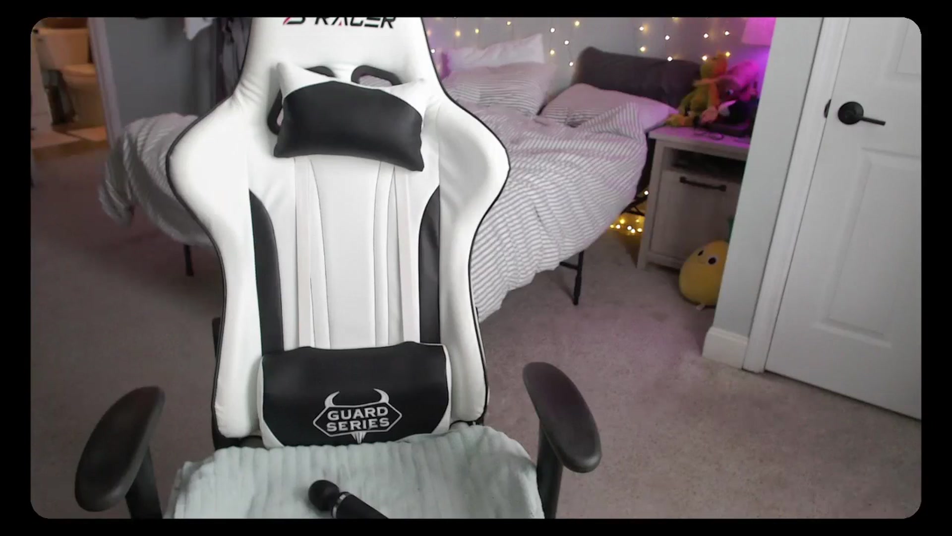 Gallery image thumbnail from Soybean92's myfreecams stream on, 09/26/2023, 16:53 image 7 of 20