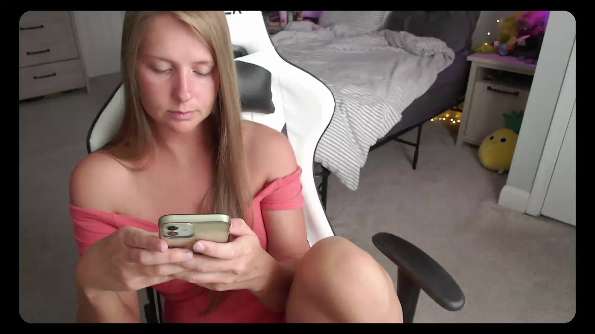Gallery image thumbnail from Soybean92's myfreecams stream on, 09/27/2023, 18:33 image 1 of 20