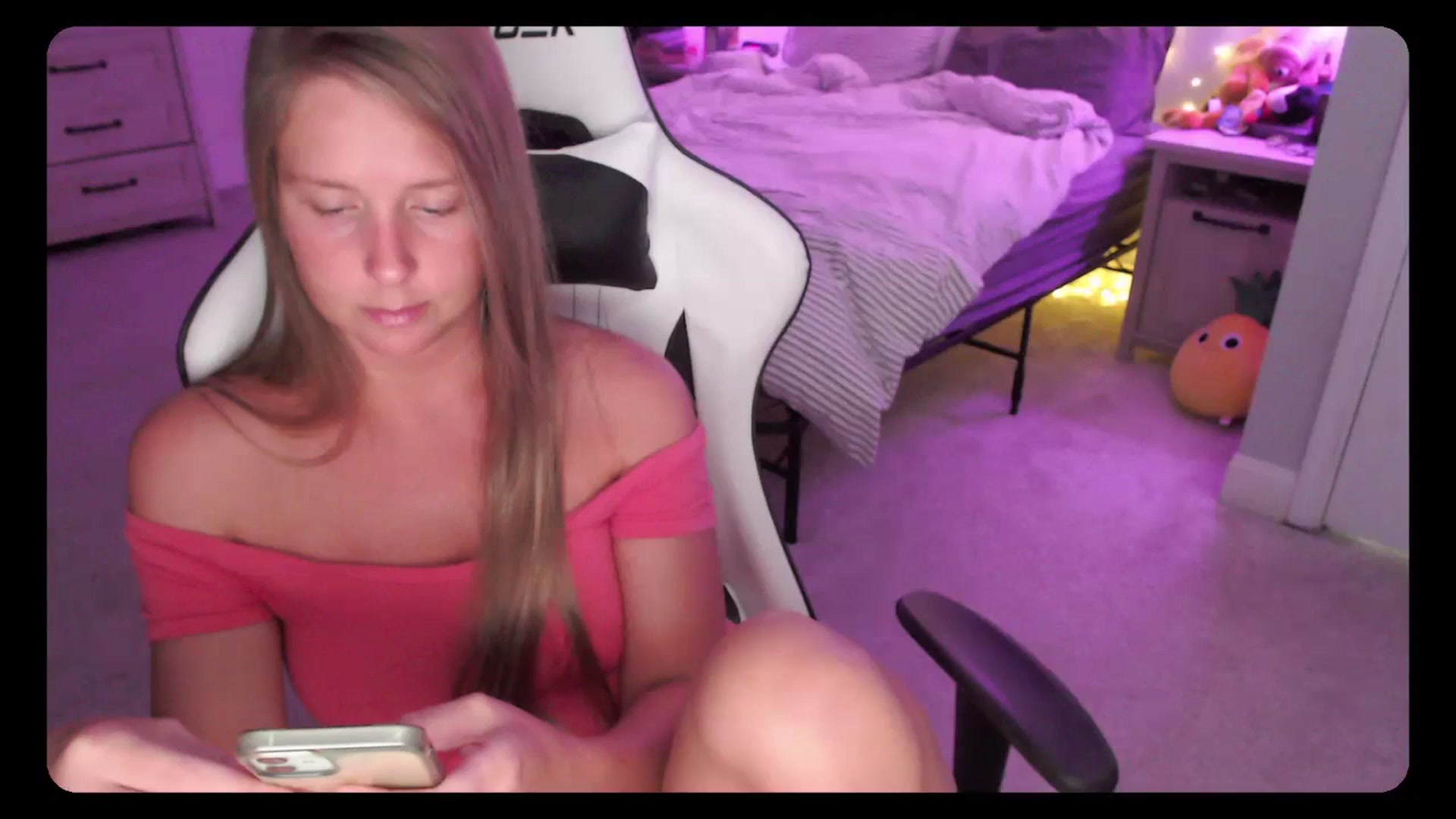 Gallery image thumbnail from Soybean92's myfreecams stream on, 09/27/2023, 18:33 image 12 of 20