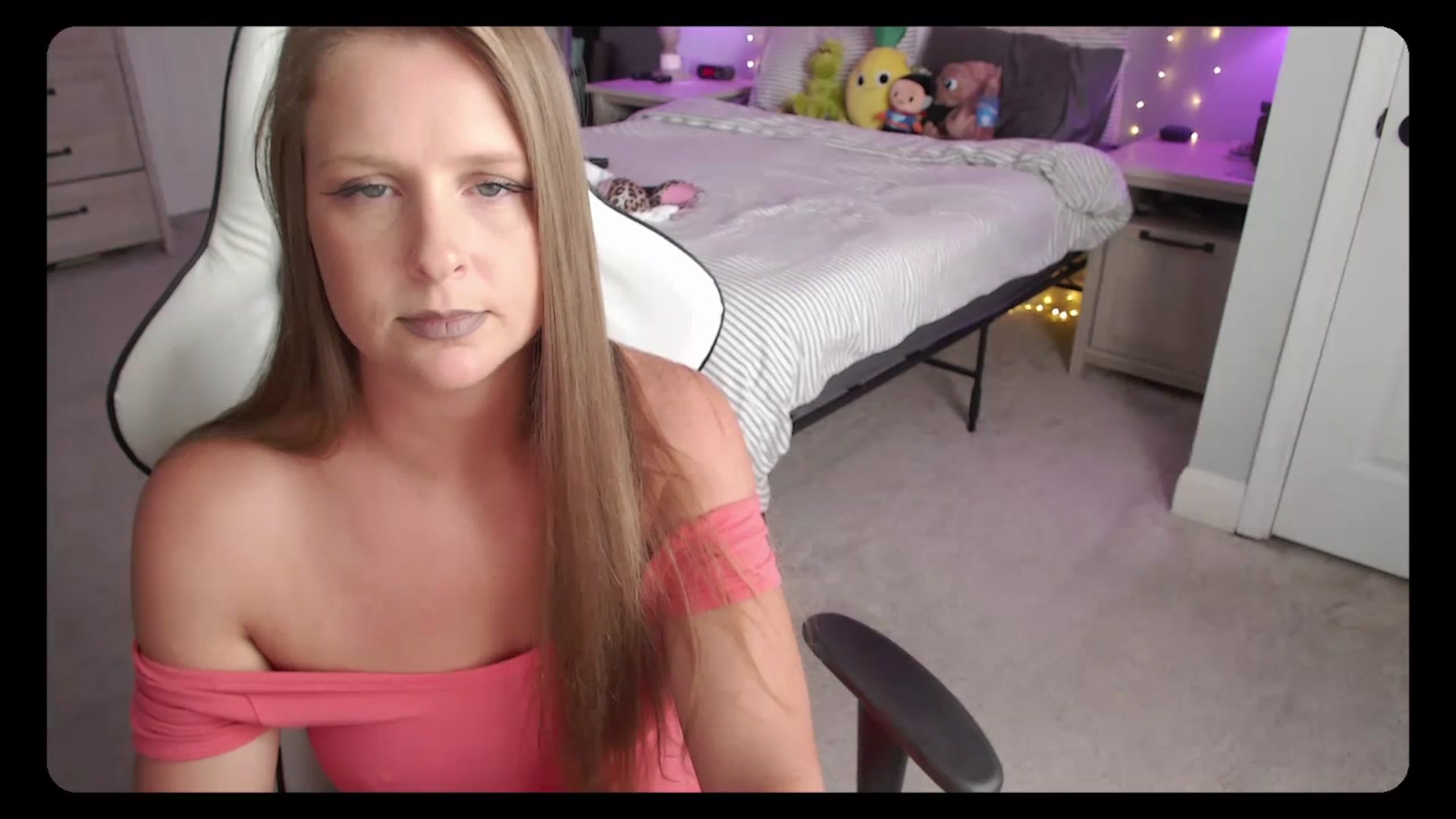 Gallery image thumbnail from Soybean92's myfreecams stream on, 09/28/2023, 20:50 image 19 of 20