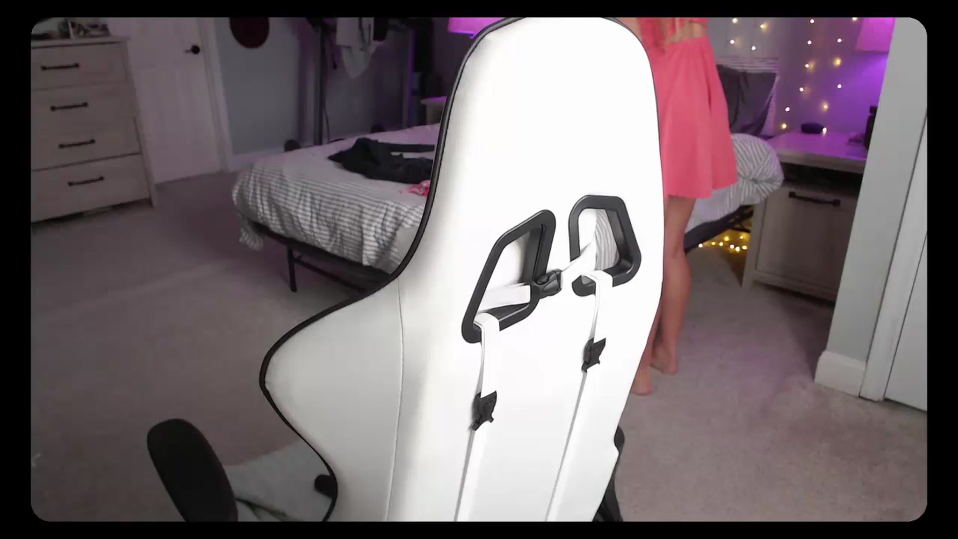 Gallery image thumbnail from Soybean92's myfreecams stream on, 09/28/2023, 20:50 image 2 of 20