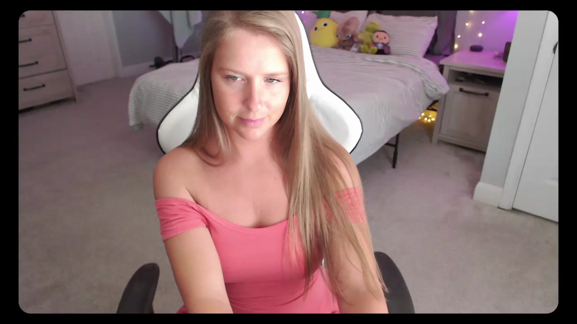 Gallery image thumbnail from Soybean92's myfreecams stream on, 10/02/2023, 16:36 image 13 of 20