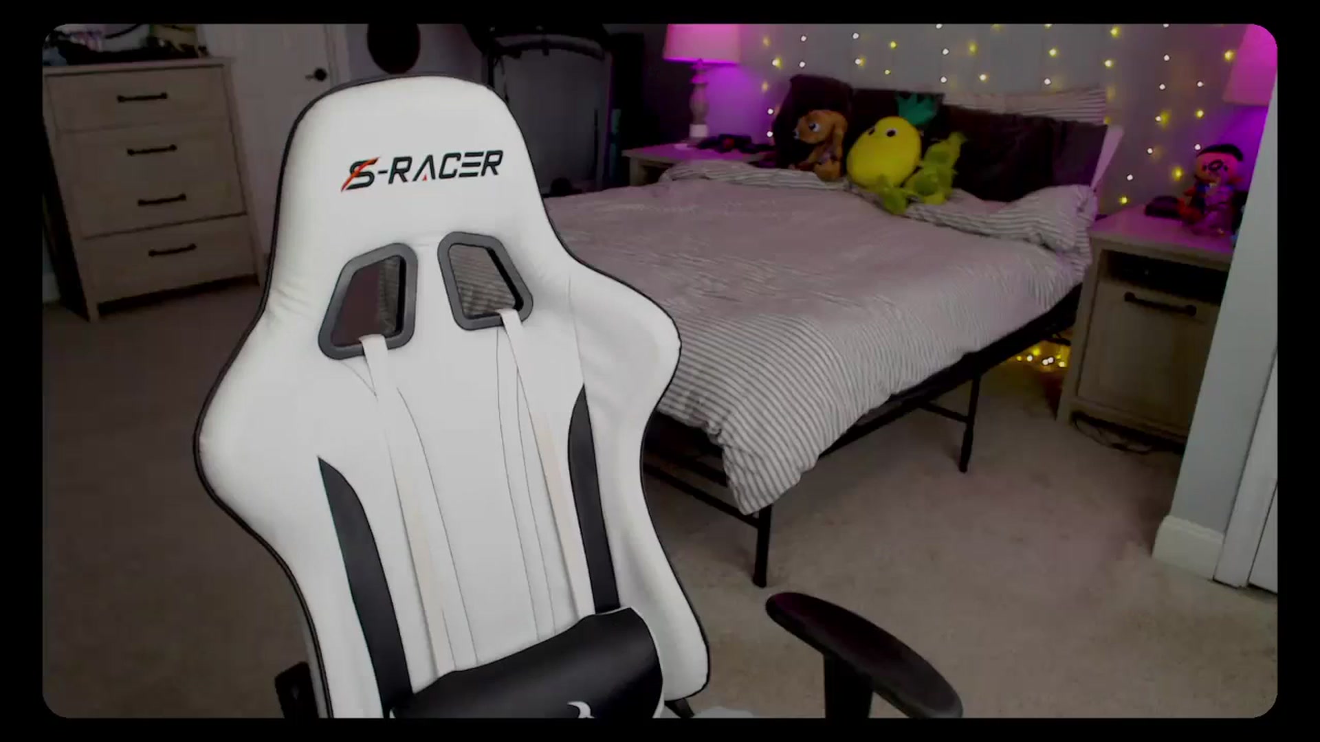 Gallery image thumbnail from Soybean92's myfreecams stream on, 10/10/2023, 18:27 image 20 of 20