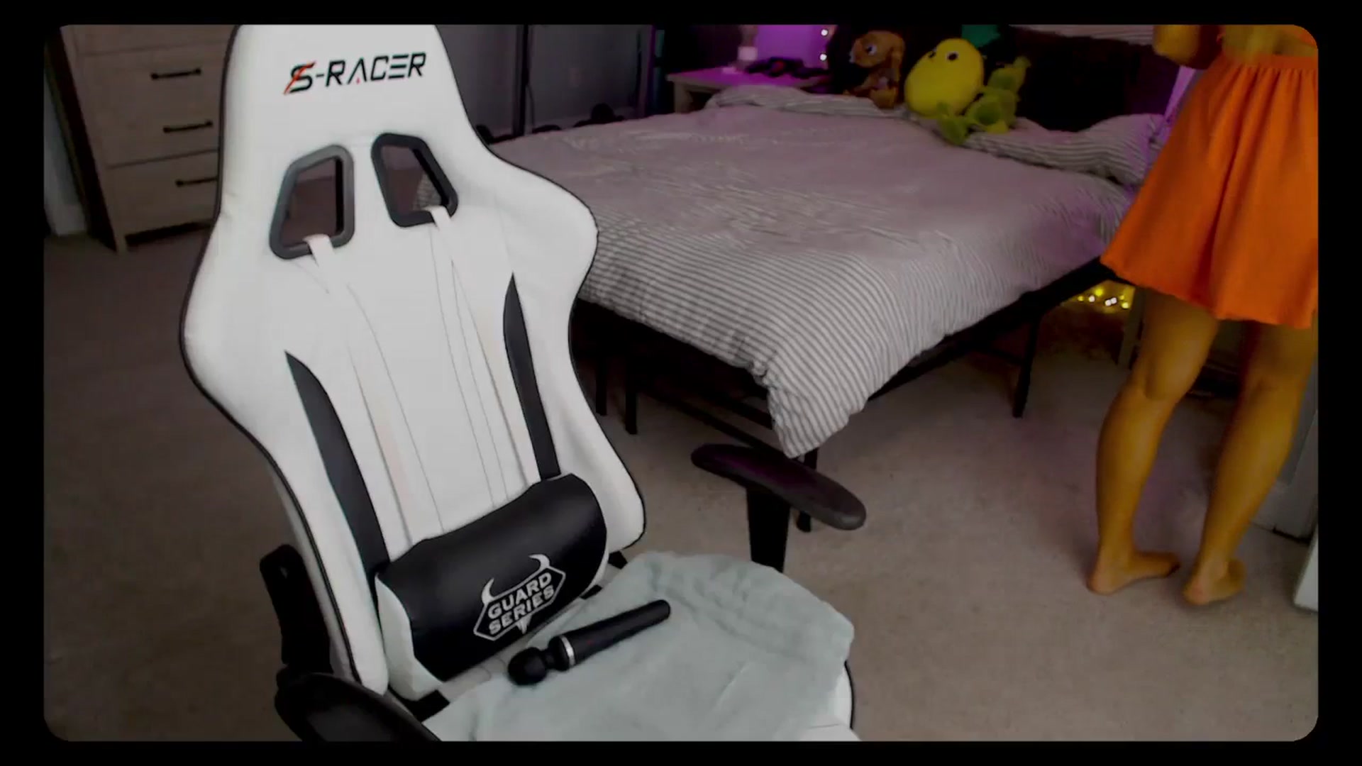 Gallery image thumbnail from Soybean92's myfreecams stream on, 10/10/2023, 18:27 image 11 of 20