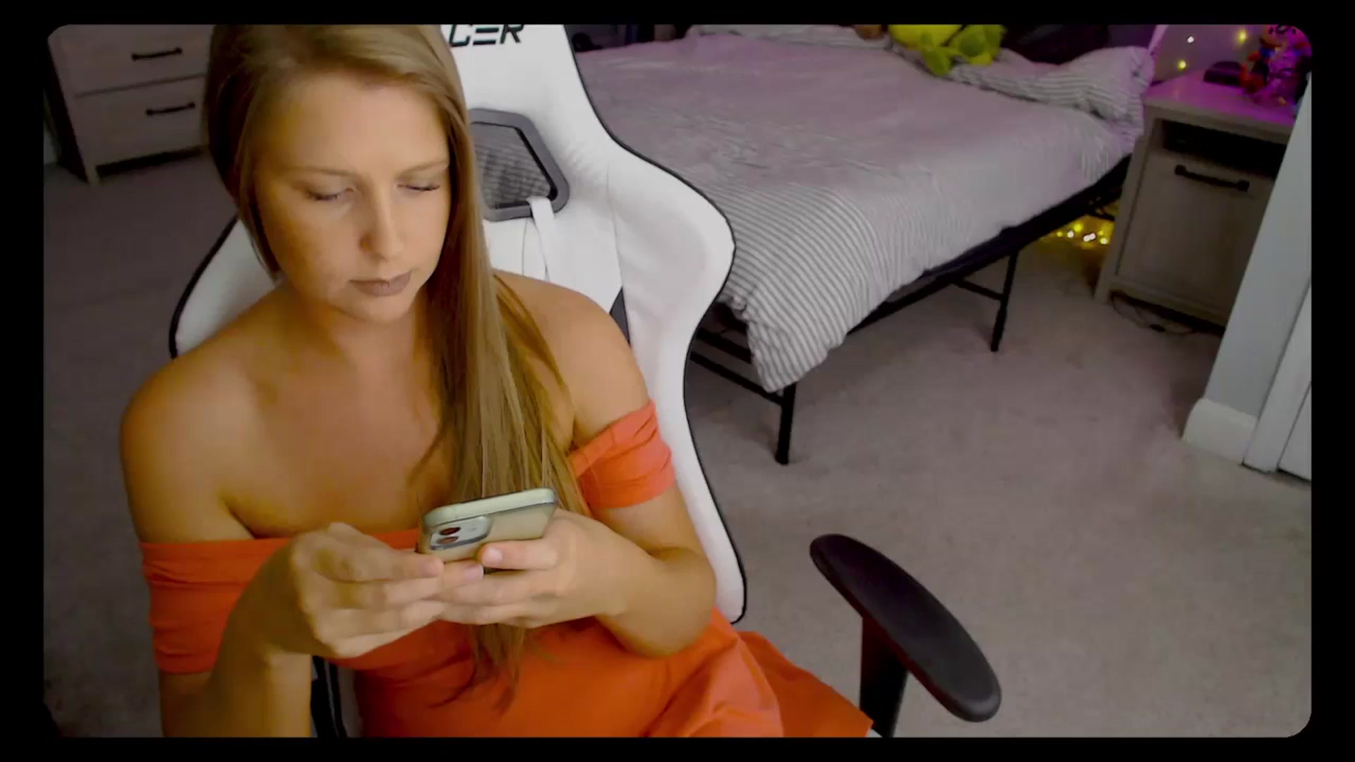 Gallery image thumbnail from Soybean92's myfreecams stream on, 10/10/2023, 19:16 image 11 of 20