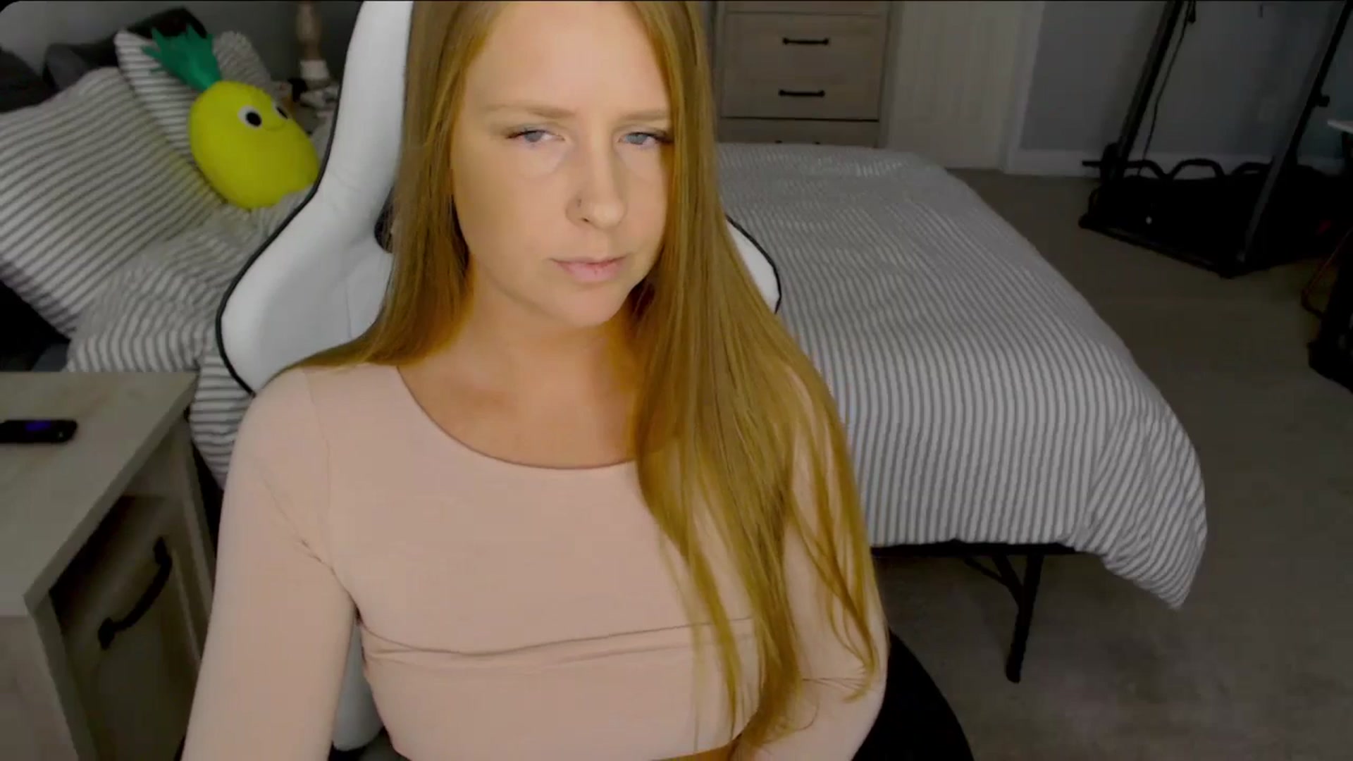 Gallery image thumbnail from Soybean92's myfreecams stream on, 10/24/2023, 14:31 image 7 of 20
