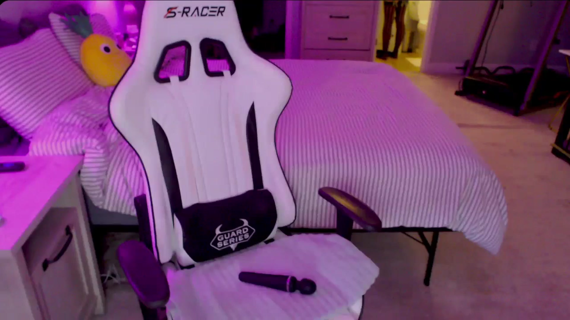 Gallery image thumbnail from Soybean92's myfreecams stream on, 10/24/2023, 14:31 image 18 of 20