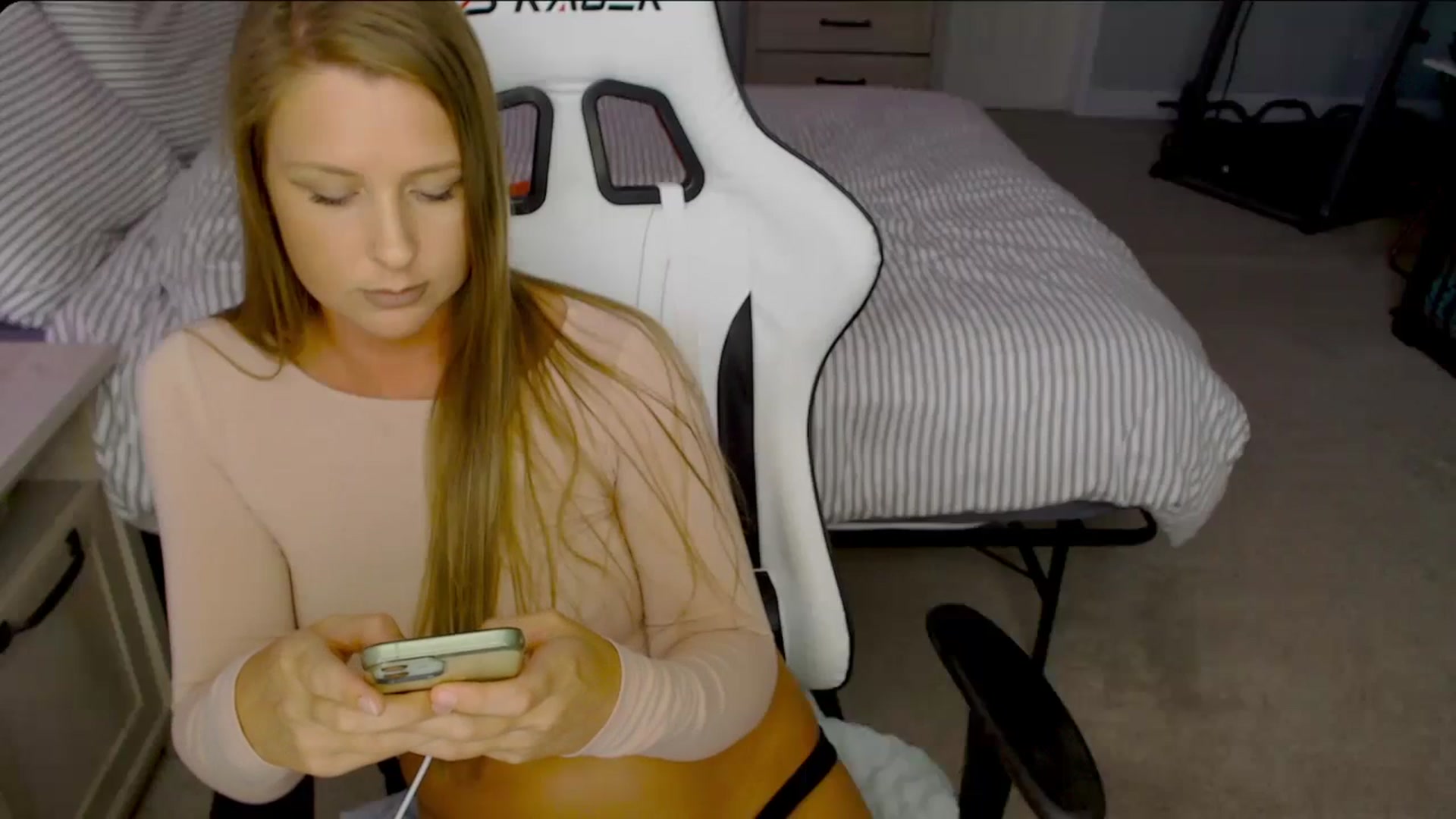 Gallery image thumbnail from Soybean92's myfreecams stream on, 10/26/2023, 19:08 image 15 of 20