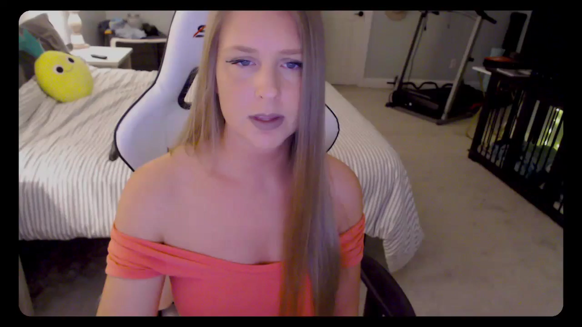 Gallery image thumbnail from Soybean92's myfreecams stream on, 10/30/2023, 15:41 image 2 of 20