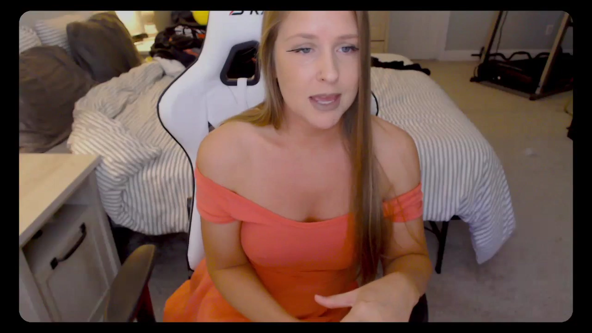 Gallery image thumbnail from Soybean92's myfreecams stream on, 11/01/2023, 15:20 image 16 of 20