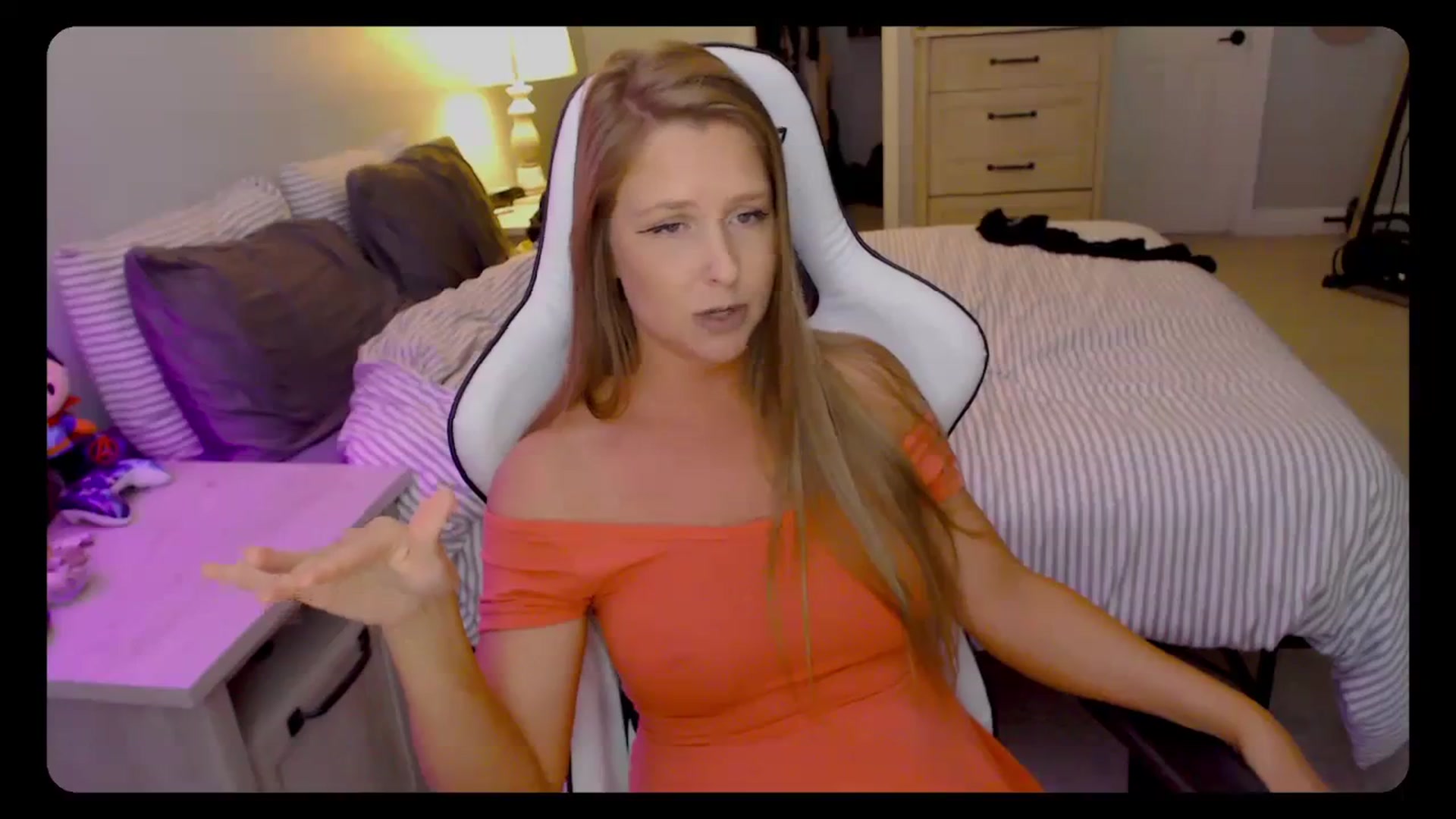 Gallery image thumbnail from Soybean92's myfreecams stream on, 11/01/2023, 15:44 image 20 of 20