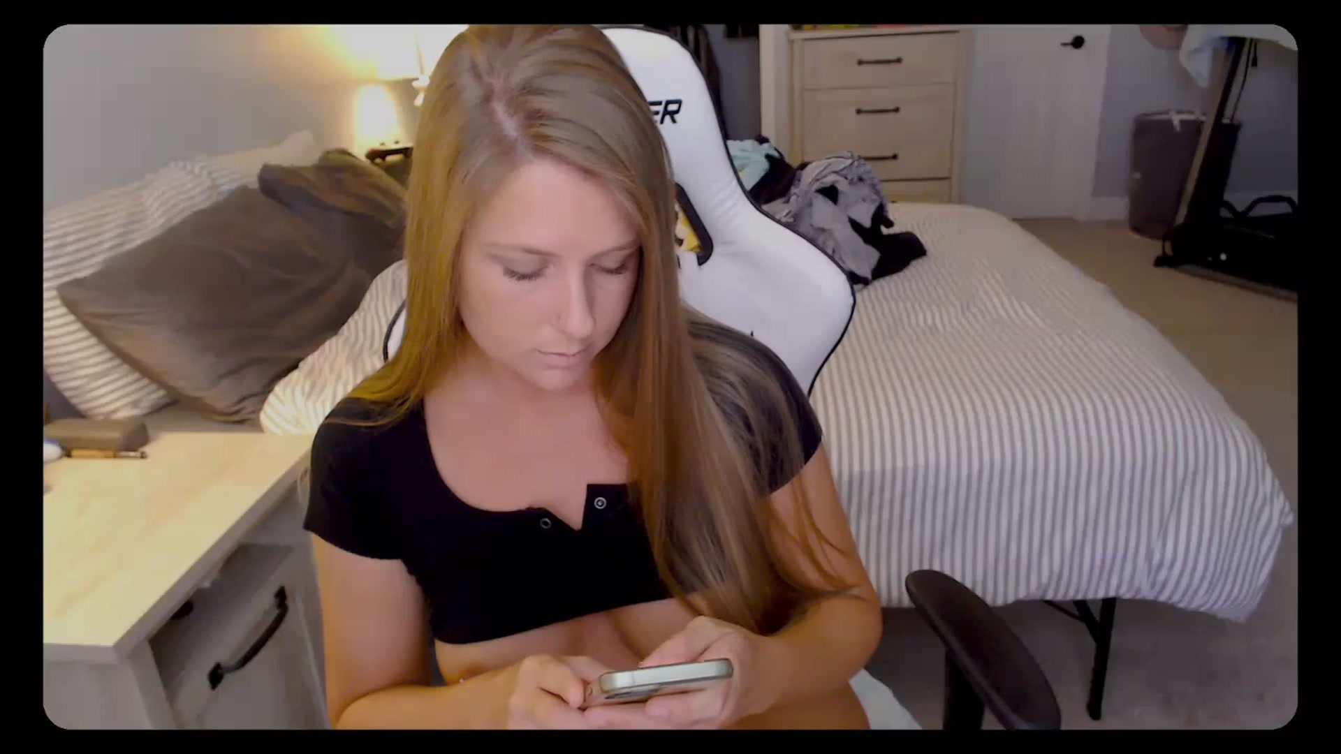Gallery image thumbnail from Soybean92's myfreecams stream on, 11/02/2023, 15:17 image 5 of 20