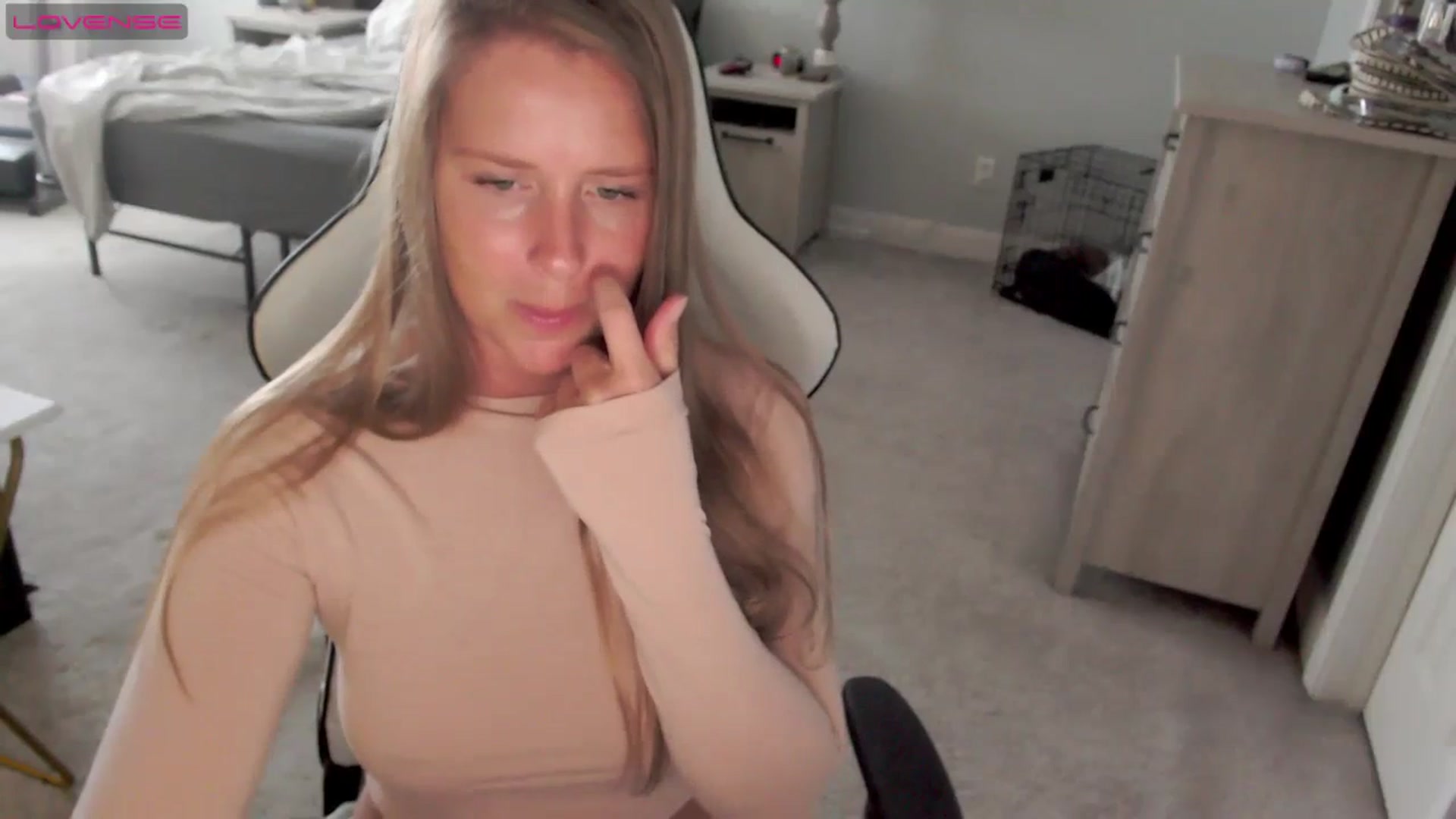 Gallery image thumbnail from Soybean92's myfreecams stream on, 11/06/2023, 17:45 image 18 of 20