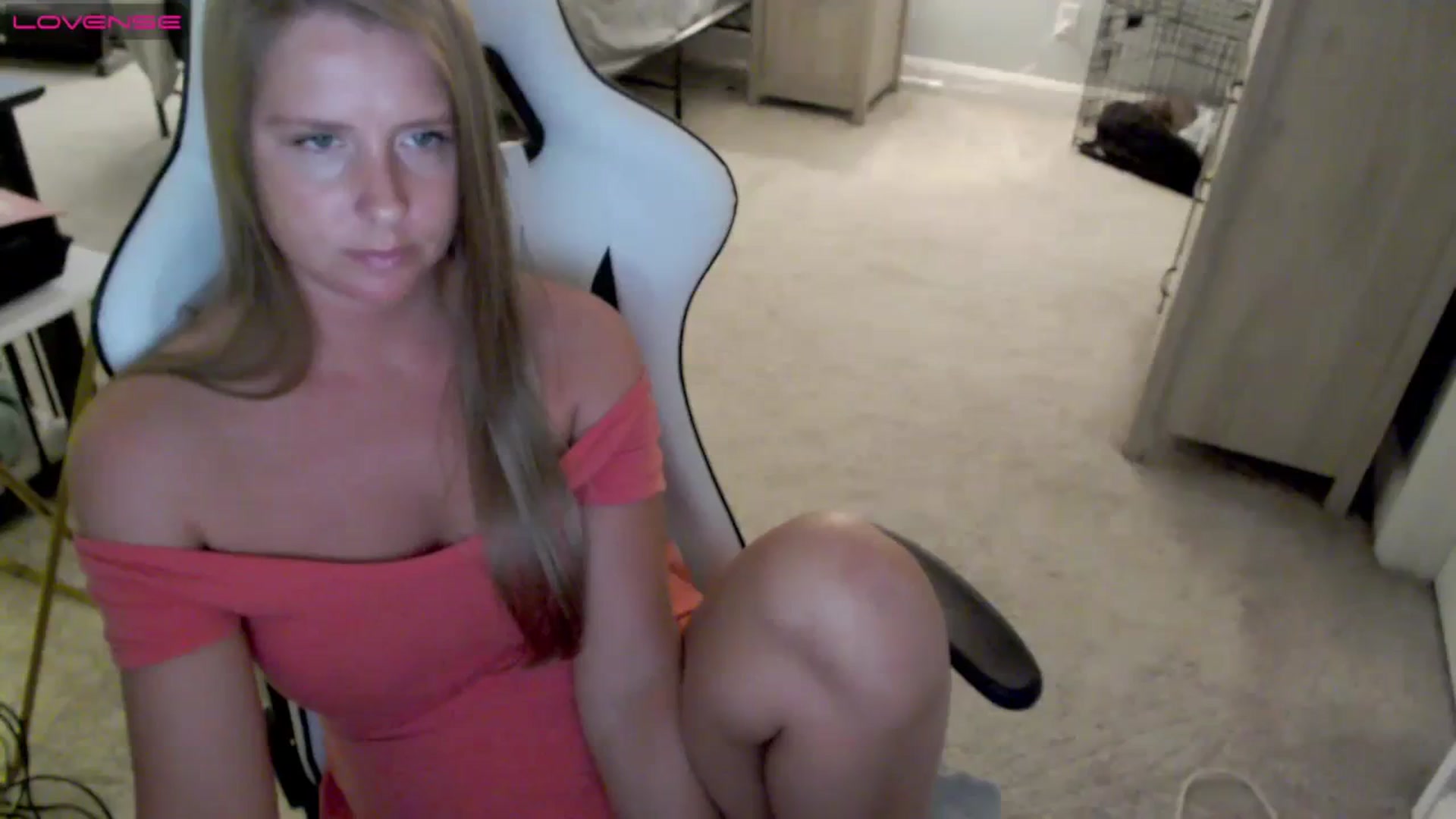 Gallery image thumbnail from Soybean92's myfreecams stream on, 11/06/2023, 20:57 image 6 of 20