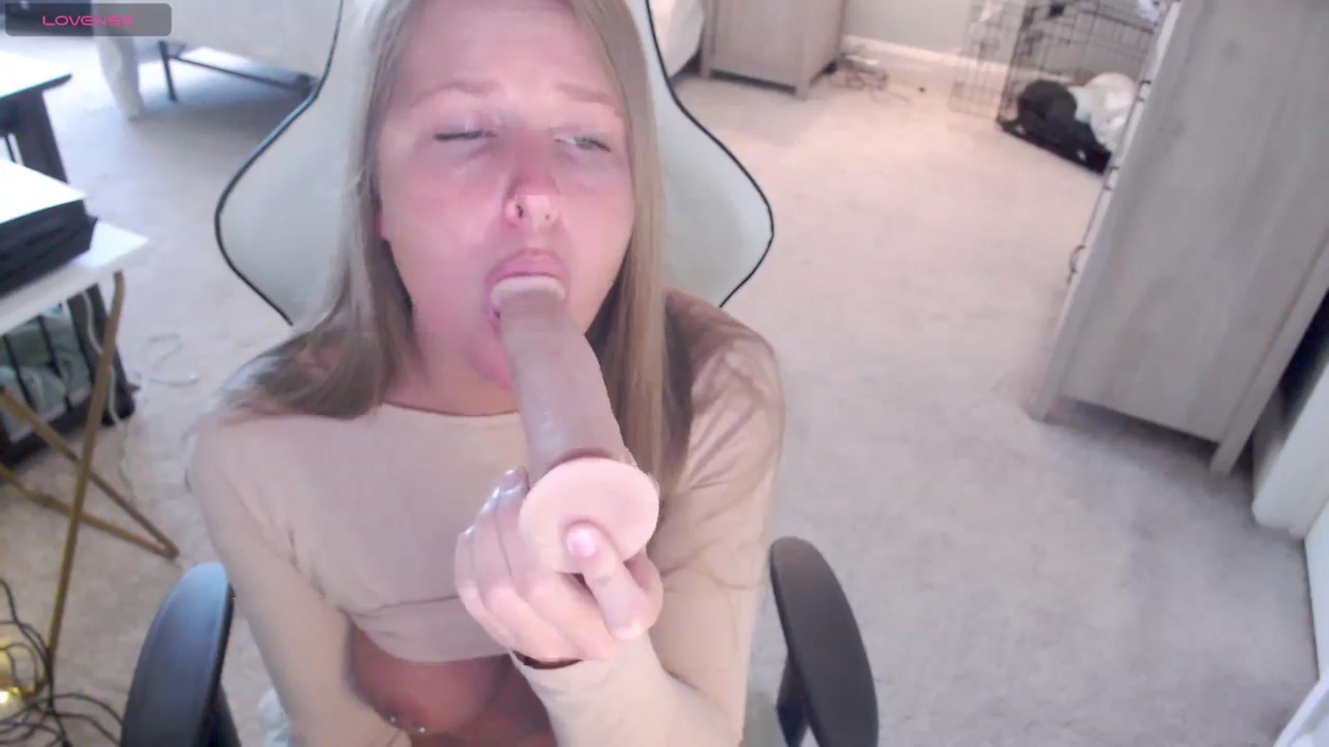 Gallery image thumbnail from Soybean92's myfreecams stream on, 11/07/2023, 17:24 image 7 of 20