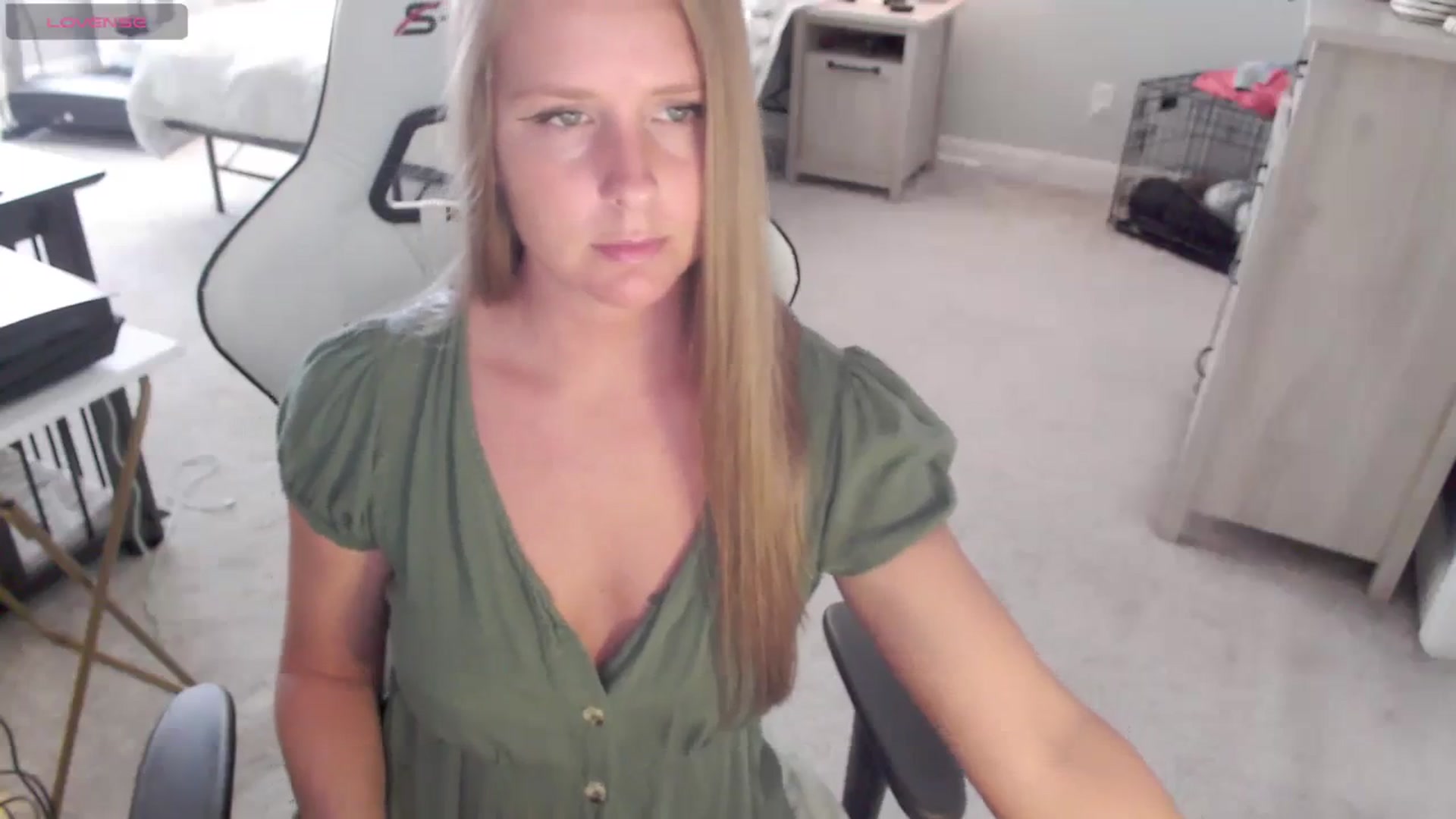 Gallery image thumbnail from Soybean92's myfreecams stream on, 11/08/2023, 17:00 image 9 of 20
