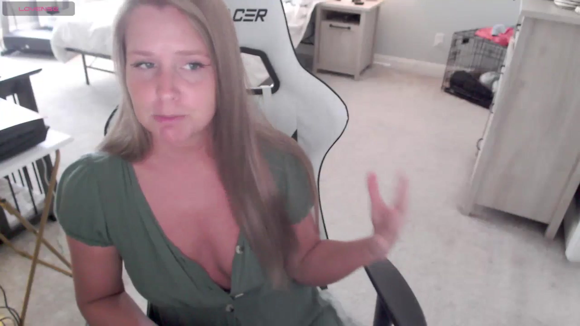 Gallery image thumbnail from Soybean92's myfreecams stream on, 11/08/2023, 17:00 image 14 of 20
