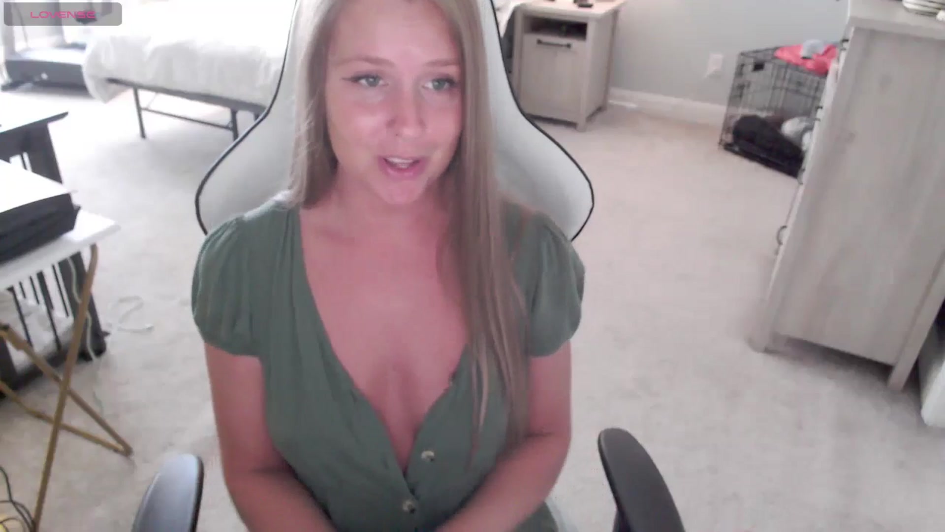 Gallery image thumbnail from Soybean92's myfreecams stream on, 11/08/2023, 17:00 image 13 of 20