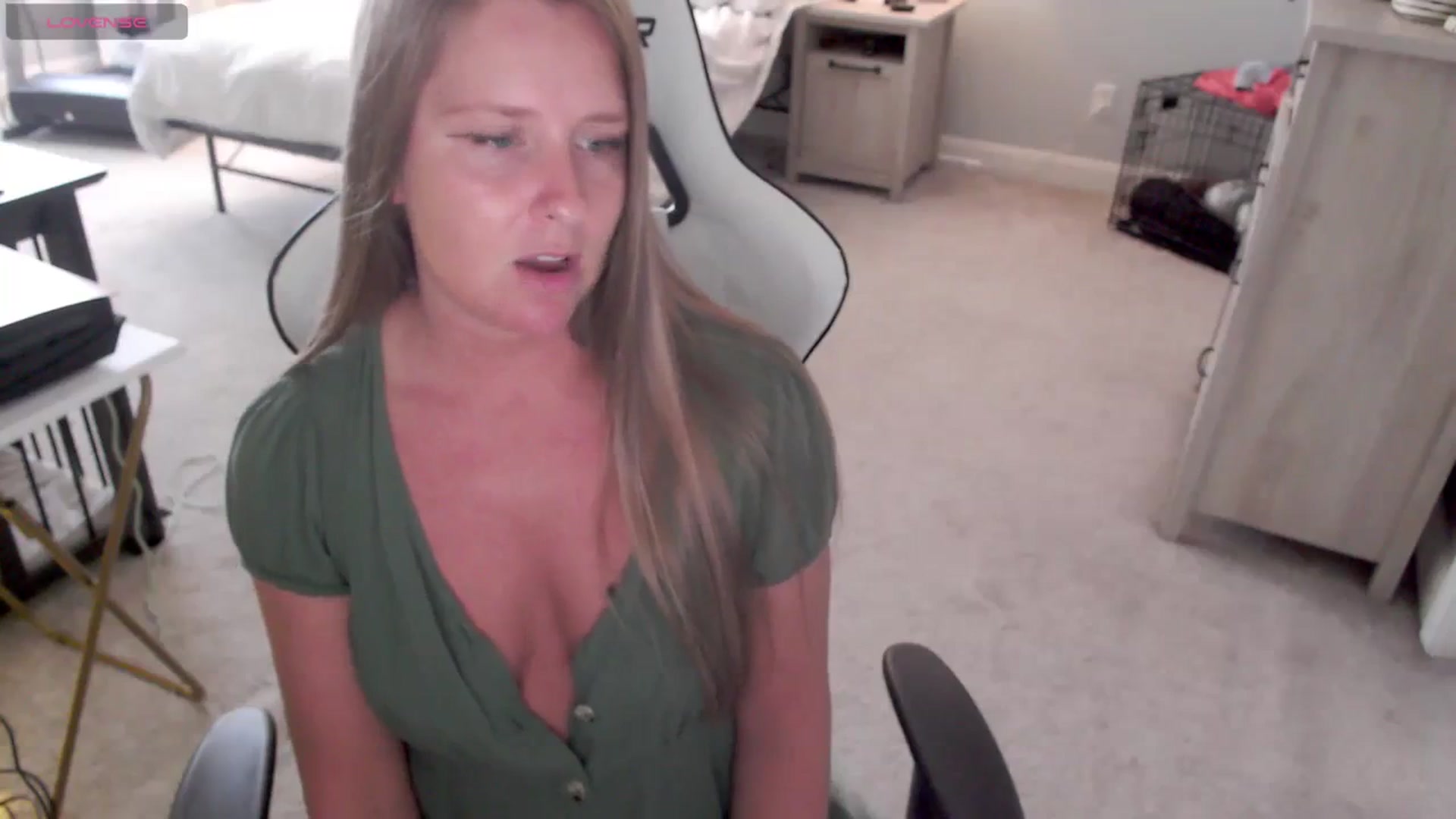 Gallery image thumbnail from Soybean92's myfreecams stream on, 11/08/2023, 17:24 image 3 of 20