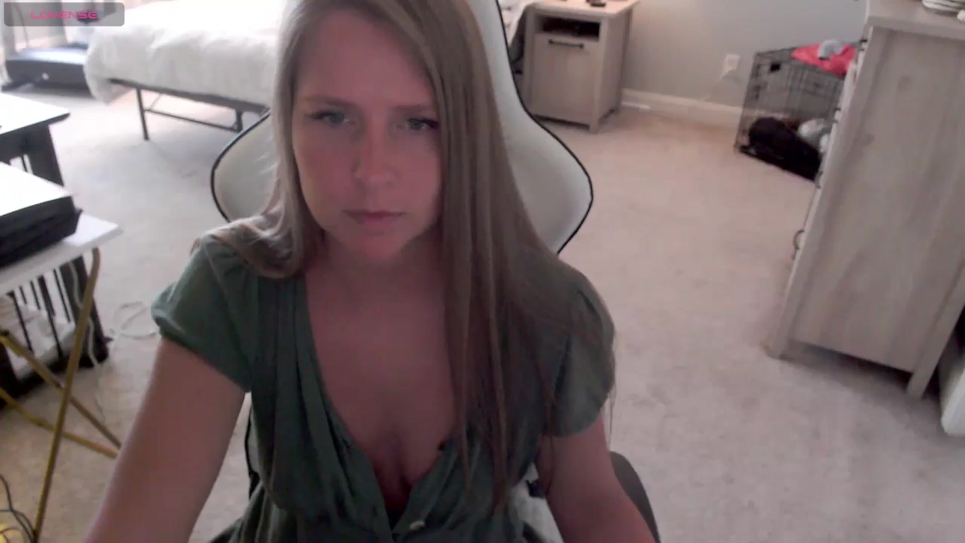 Gallery image thumbnail from Soybean92's myfreecams stream on, 11/08/2023, 17:24 image 10 of 20