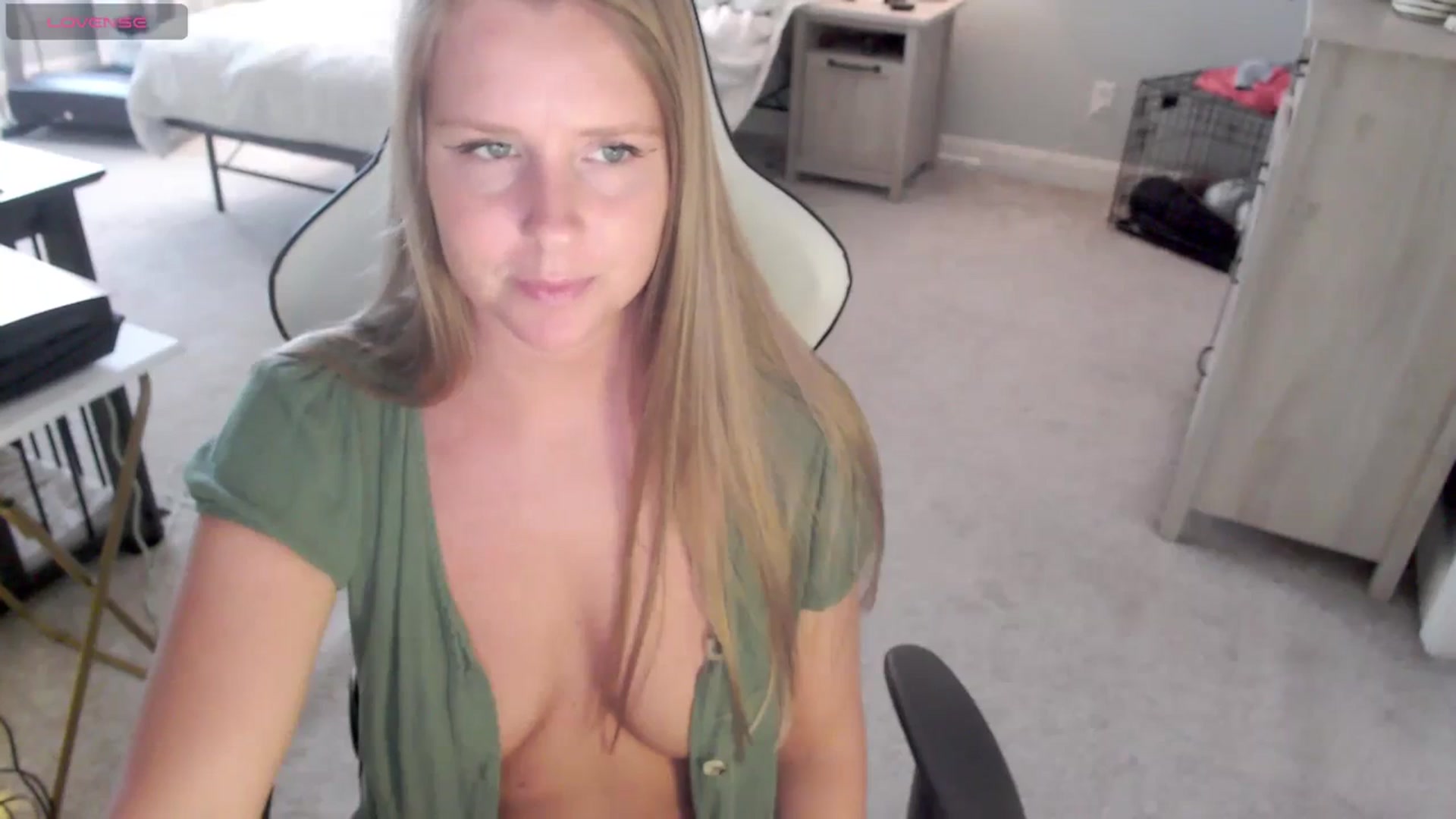 Gallery image thumbnail from Soybean92's myfreecams stream on, 11/08/2023, 17:24 image 16 of 20