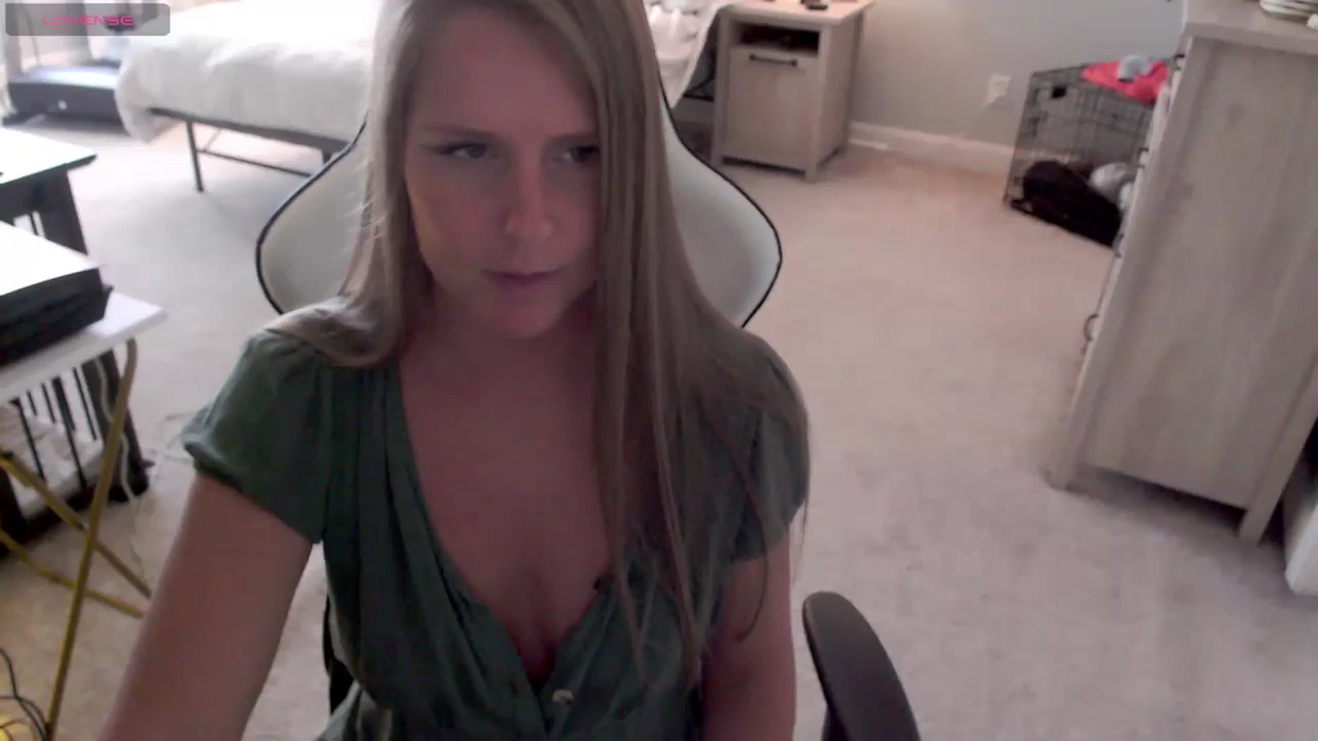Gallery image thumbnail from Soybean92's myfreecams stream on, 11/08/2023, 17:24 image 8 of 20