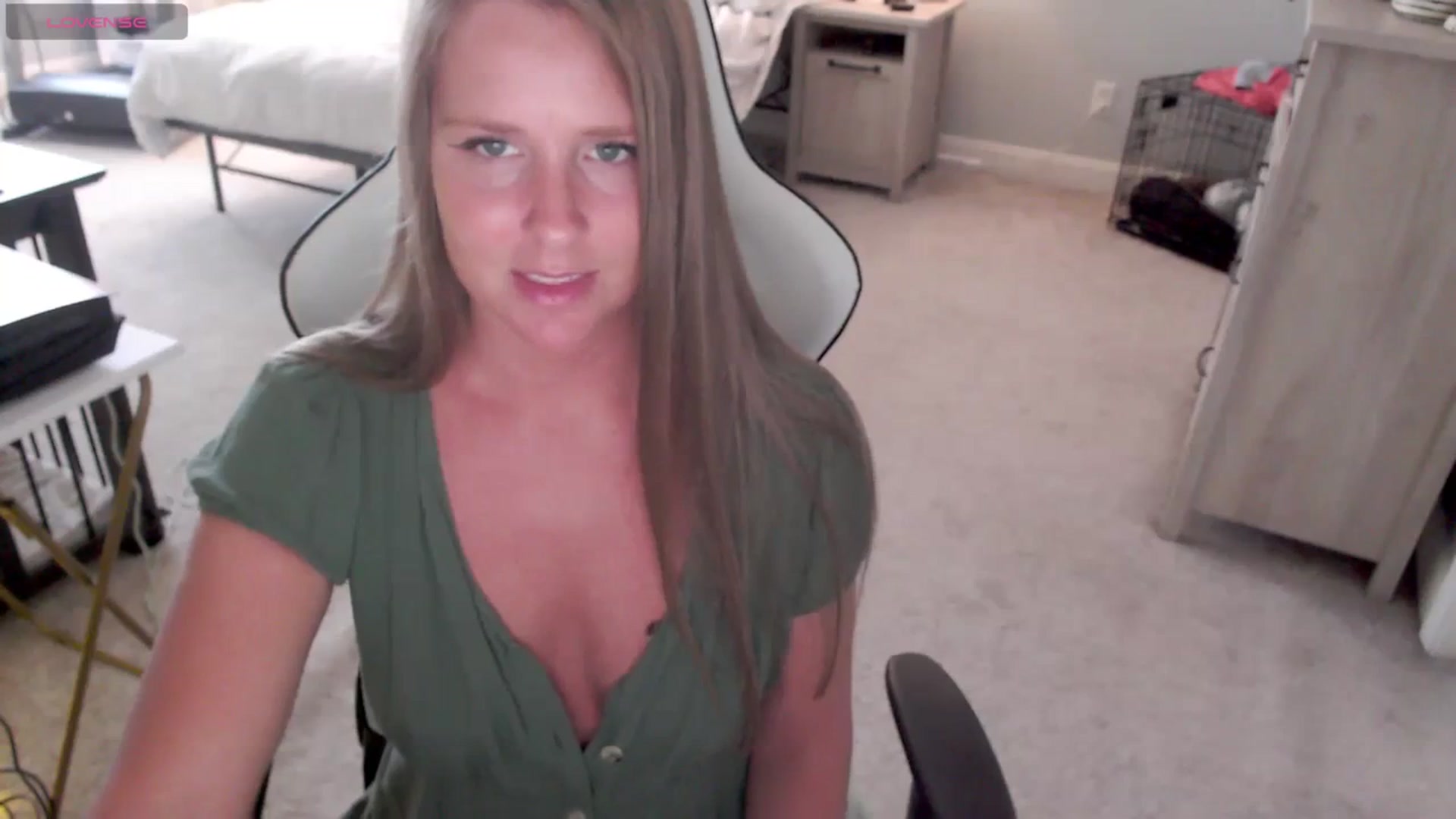 Gallery image thumbnail from Soybean92's myfreecams stream on, 11/08/2023, 17:24 image 7 of 20