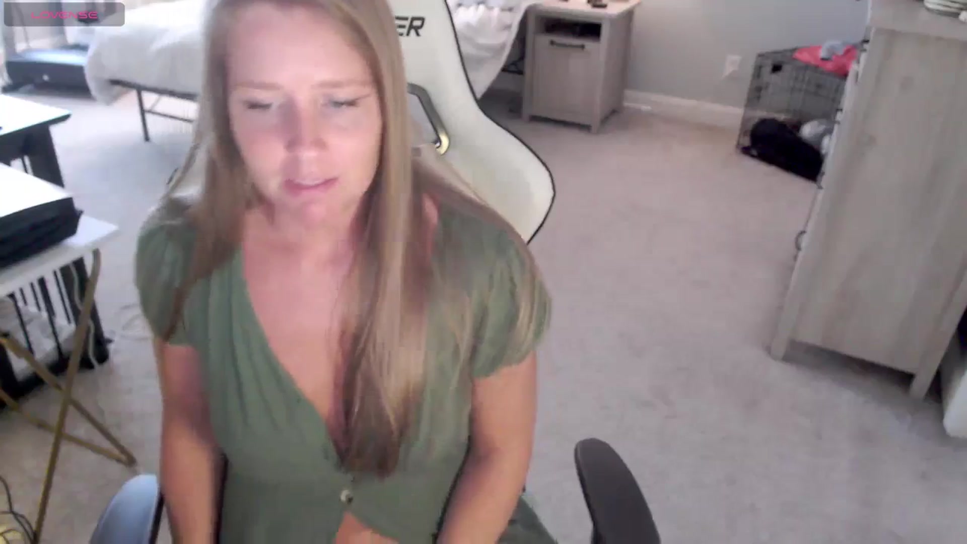 Gallery image thumbnail from Soybean92's myfreecams stream on, 11/08/2023, 18:08 image 2 of 20