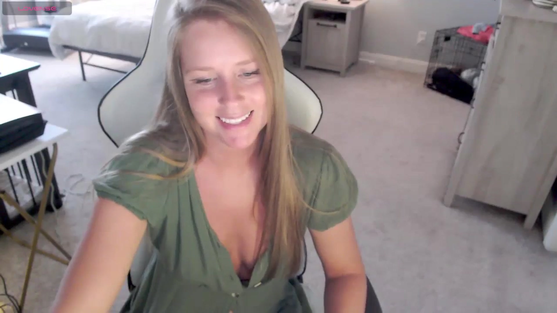 Gallery image thumbnail from Soybean92's myfreecams stream on, 11/08/2023, 18:08 image 7 of 20