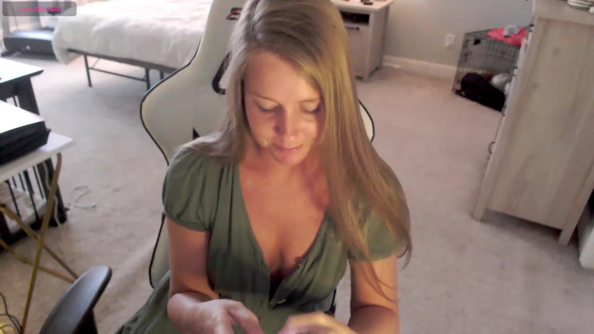 Gallery image thumbnail from Soybean92's myfreecams stream on, 11/08/2023, 18:08 image 5 of 20
