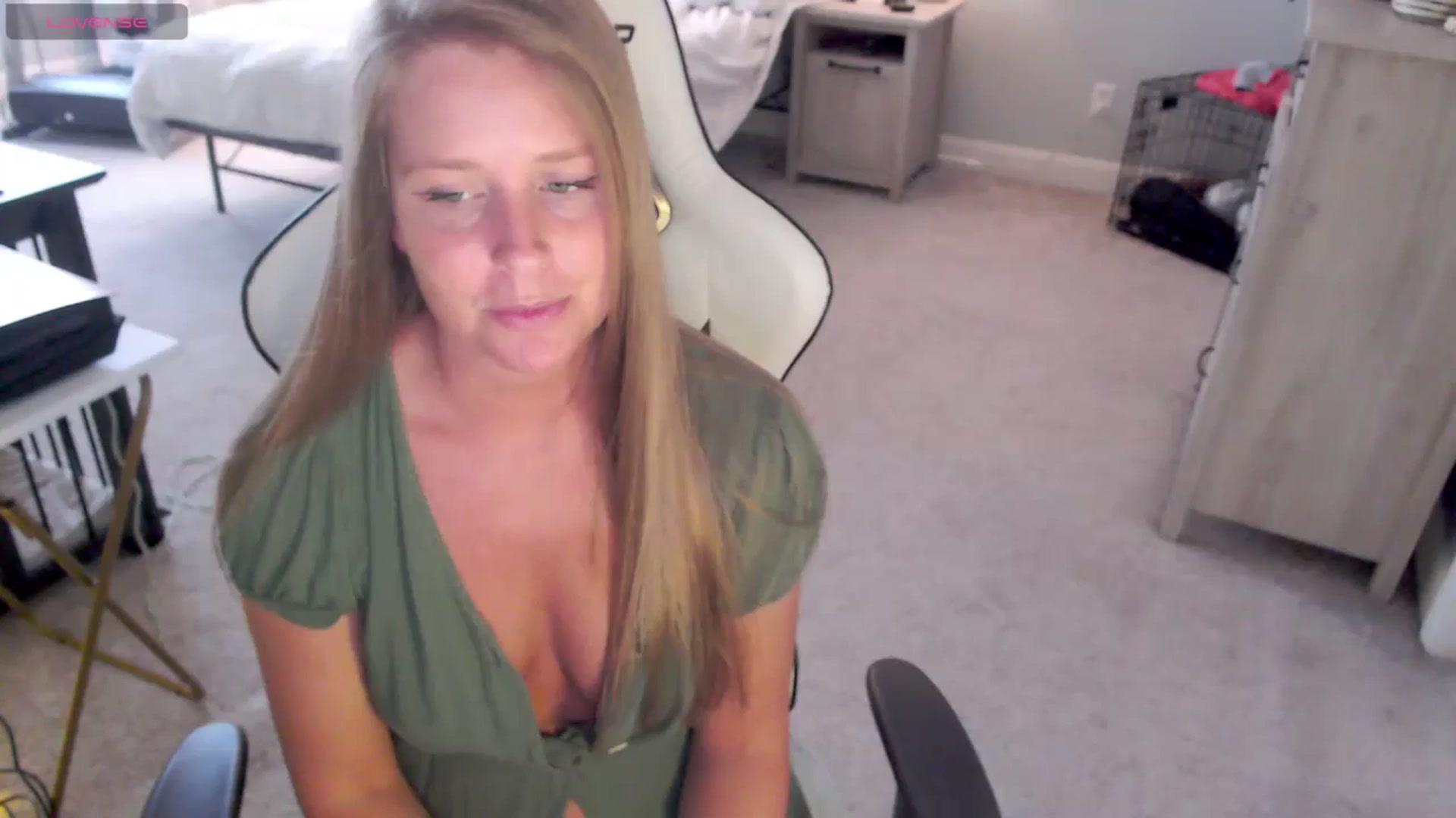 Gallery image thumbnail from Soybean92's myfreecams stream on, 11/08/2023, 18:08 image 6 of 20