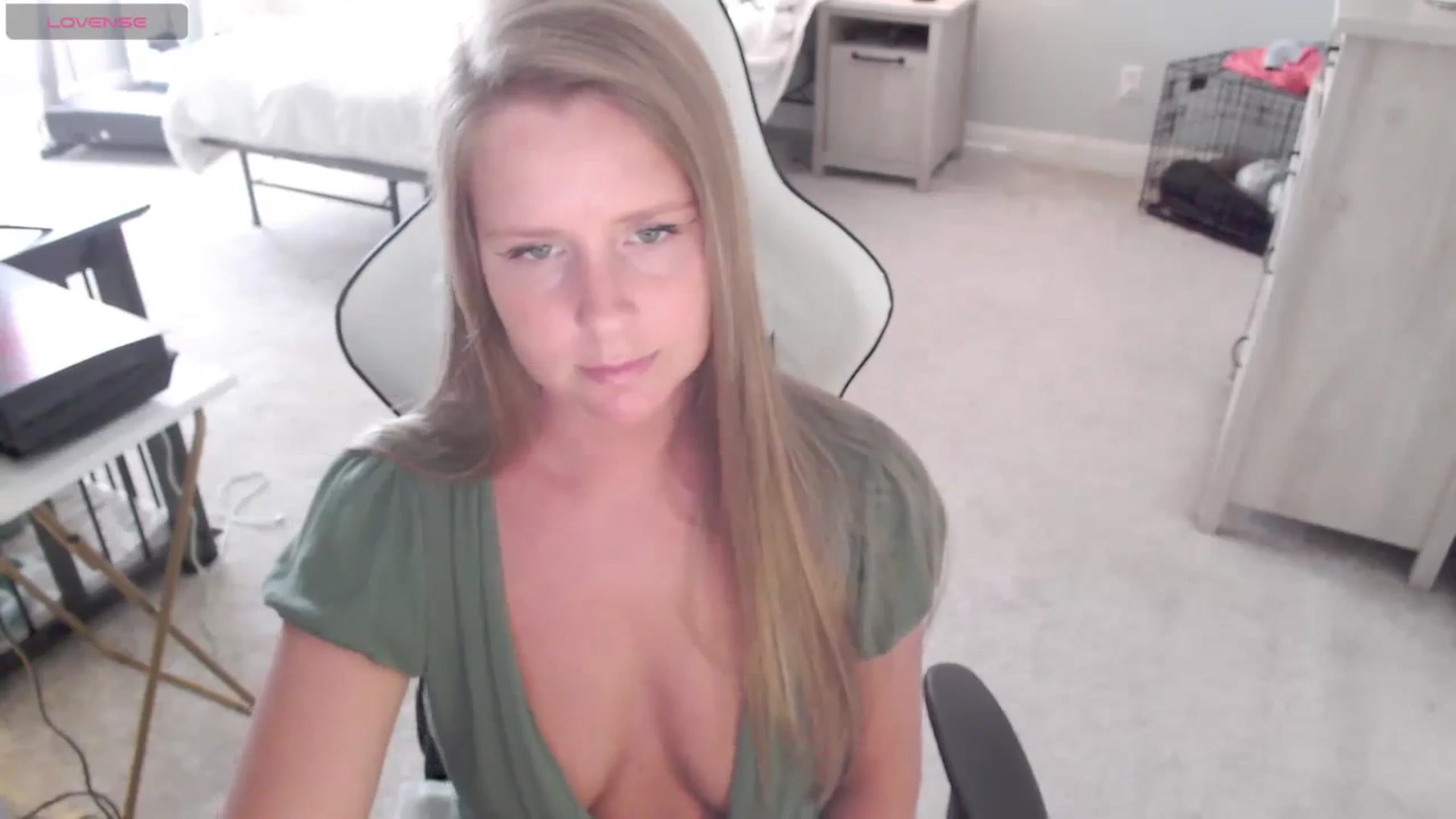 Gallery image thumbnail from Soybean92's myfreecams stream on, 11/08/2023, 18:52 image 19 of 20