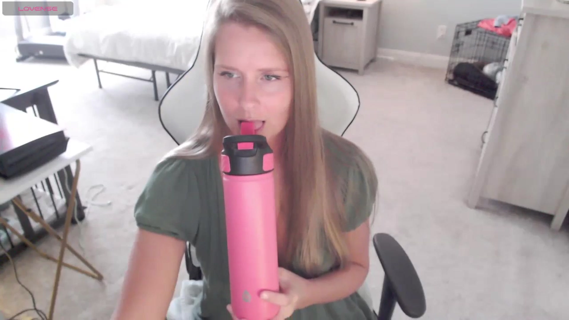 Gallery image thumbnail from Soybean92's myfreecams stream on, 11/08/2023, 18:52 image 15 of 20