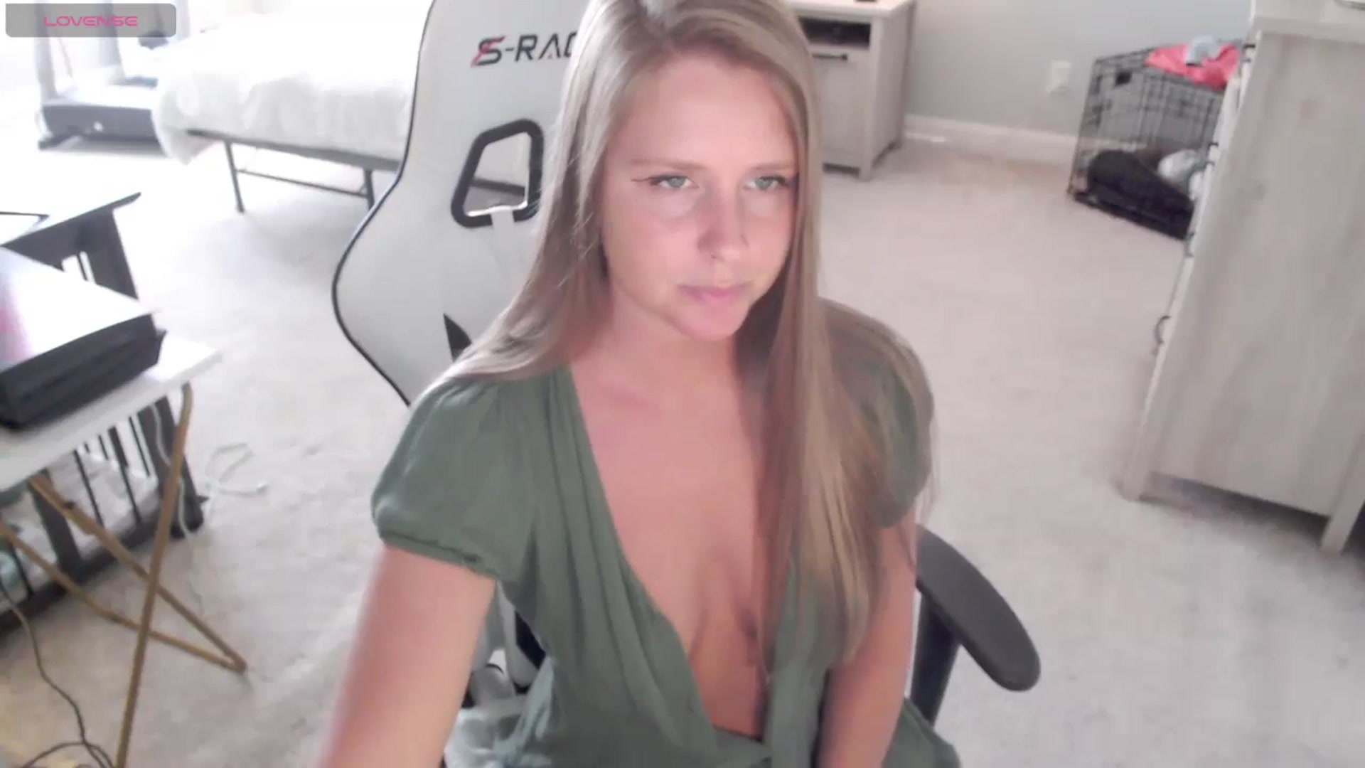 Gallery image thumbnail from Soybean92's myfreecams stream on, 11/08/2023, 18:52 image 12 of 20