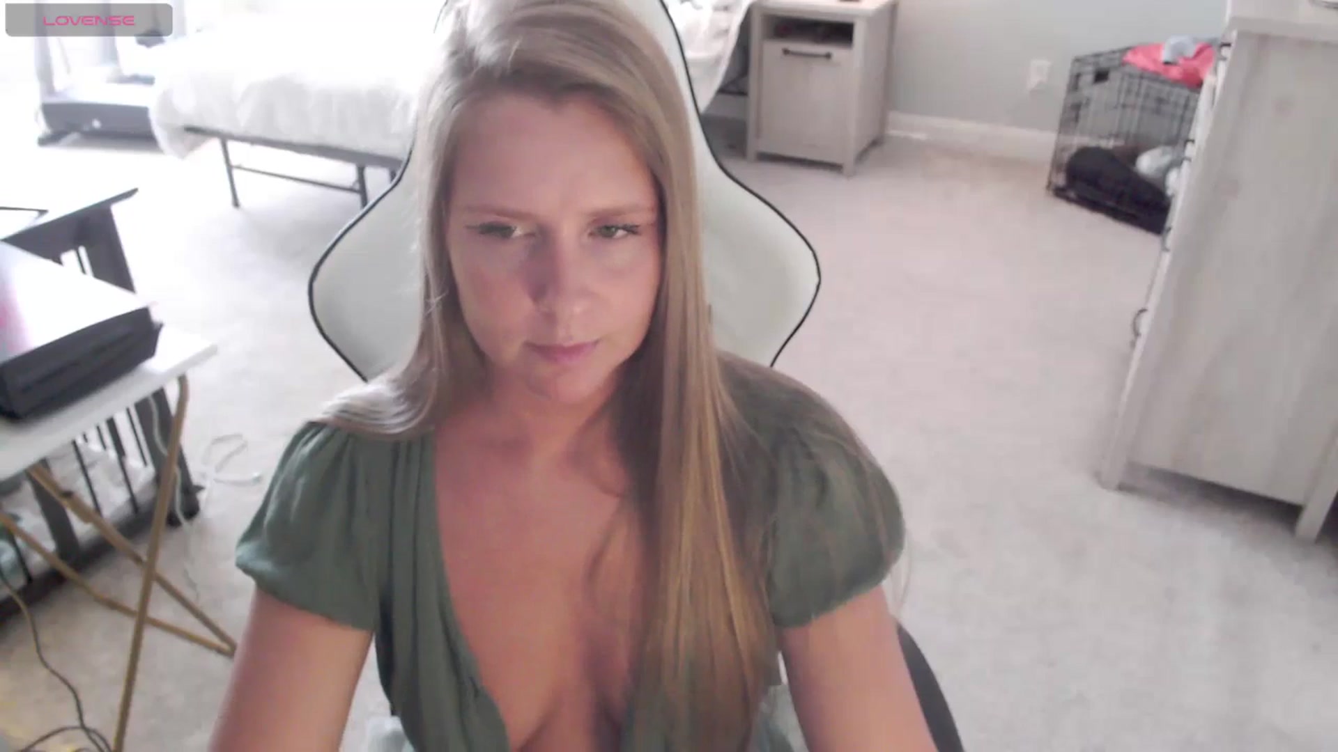 Gallery image thumbnail from Soybean92's myfreecams stream on, 11/08/2023, 18:52 image 18 of 20
