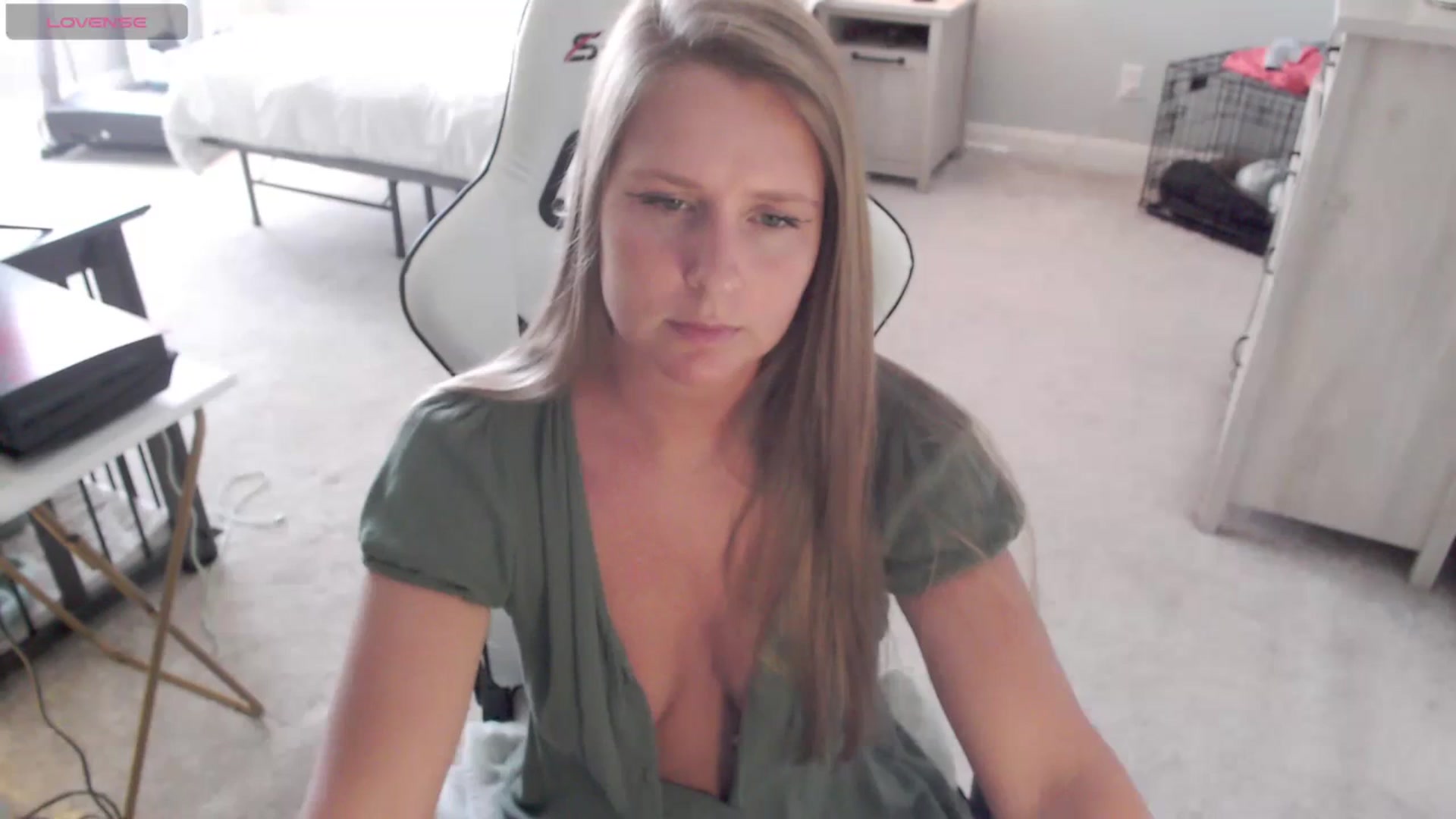 Gallery image thumbnail from Soybean92's myfreecams stream on, 11/08/2023, 18:52 image 14 of 20