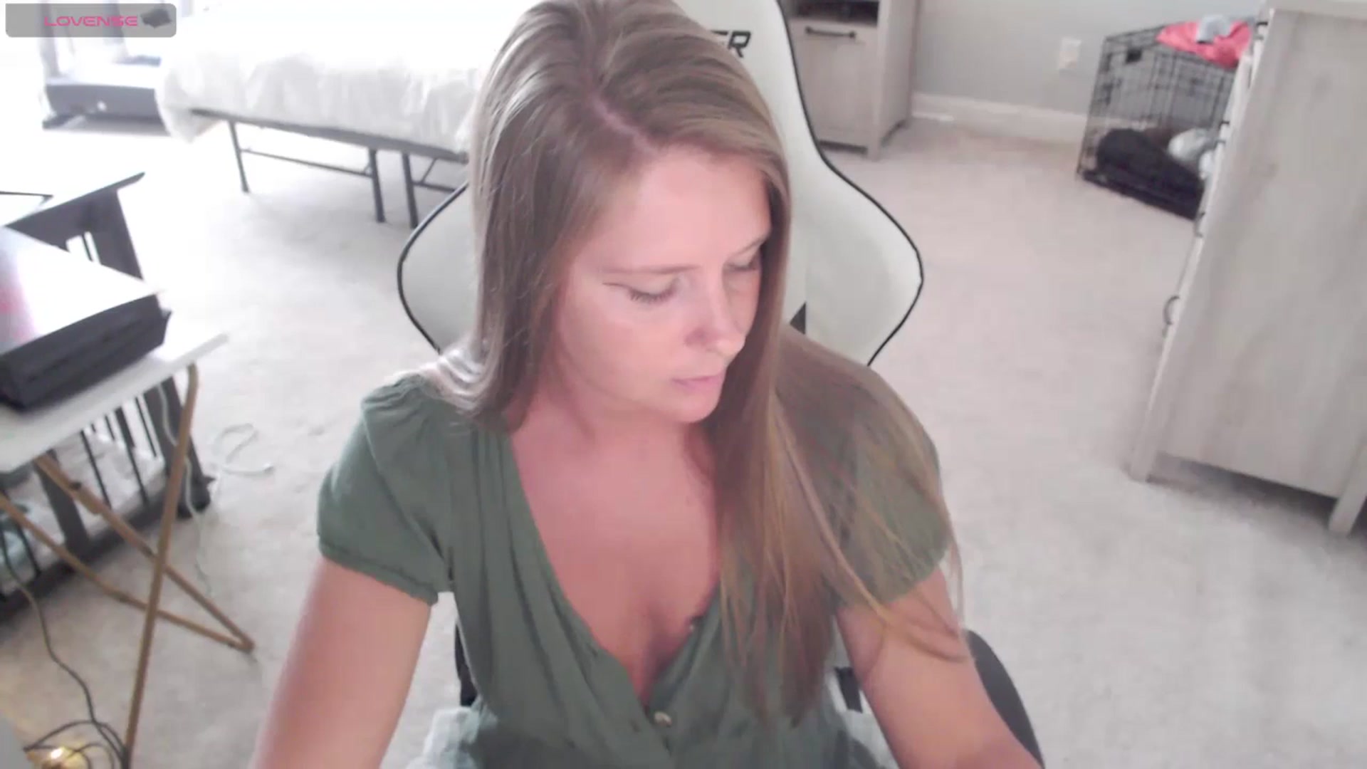 Gallery image thumbnail from Soybean92's myfreecams stream on, 11/08/2023, 19:27 image 3 of 20